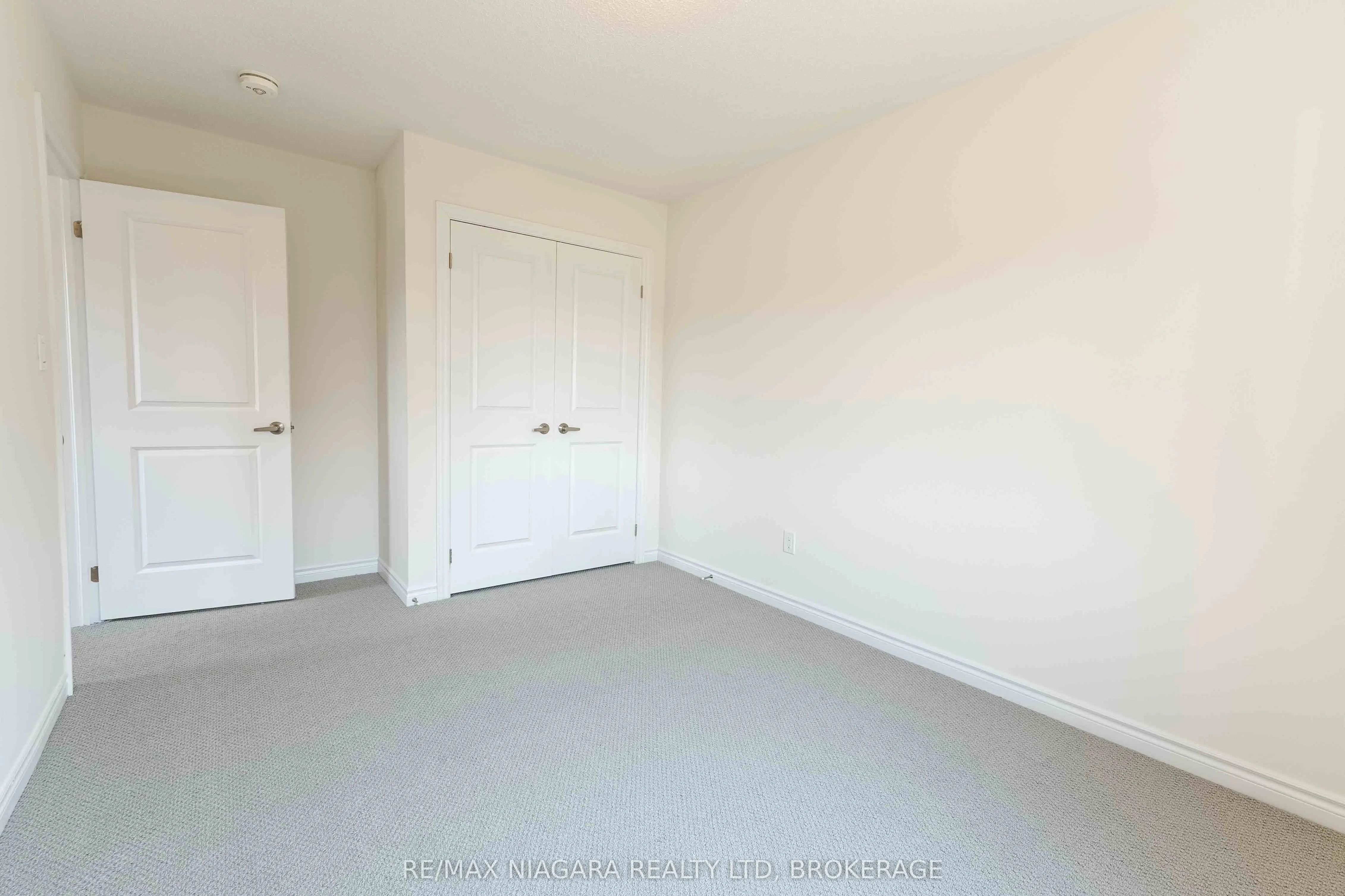 25 ORIOLE Crescent