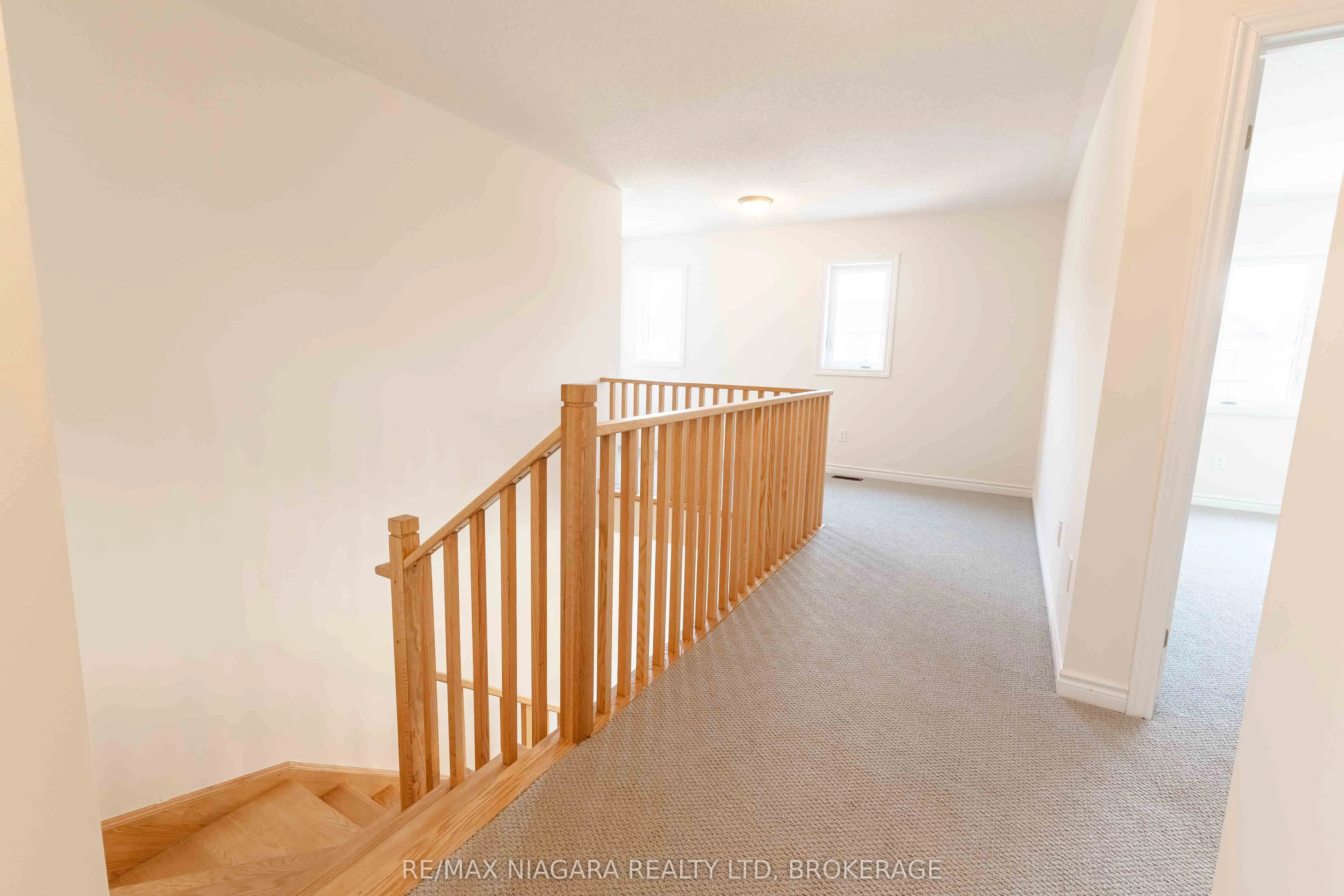 25 ORIOLE Crescent
