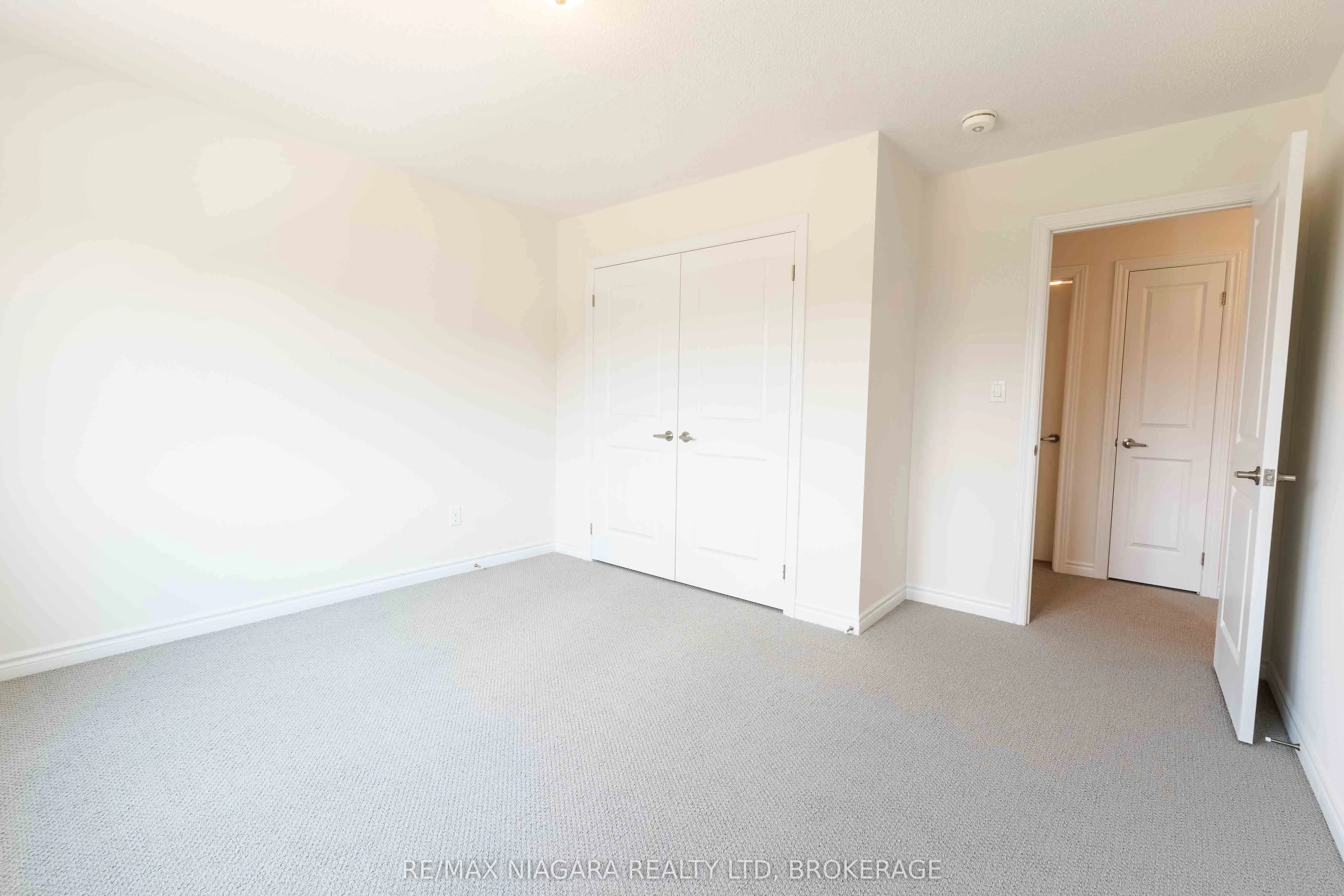 25 ORIOLE Crescent