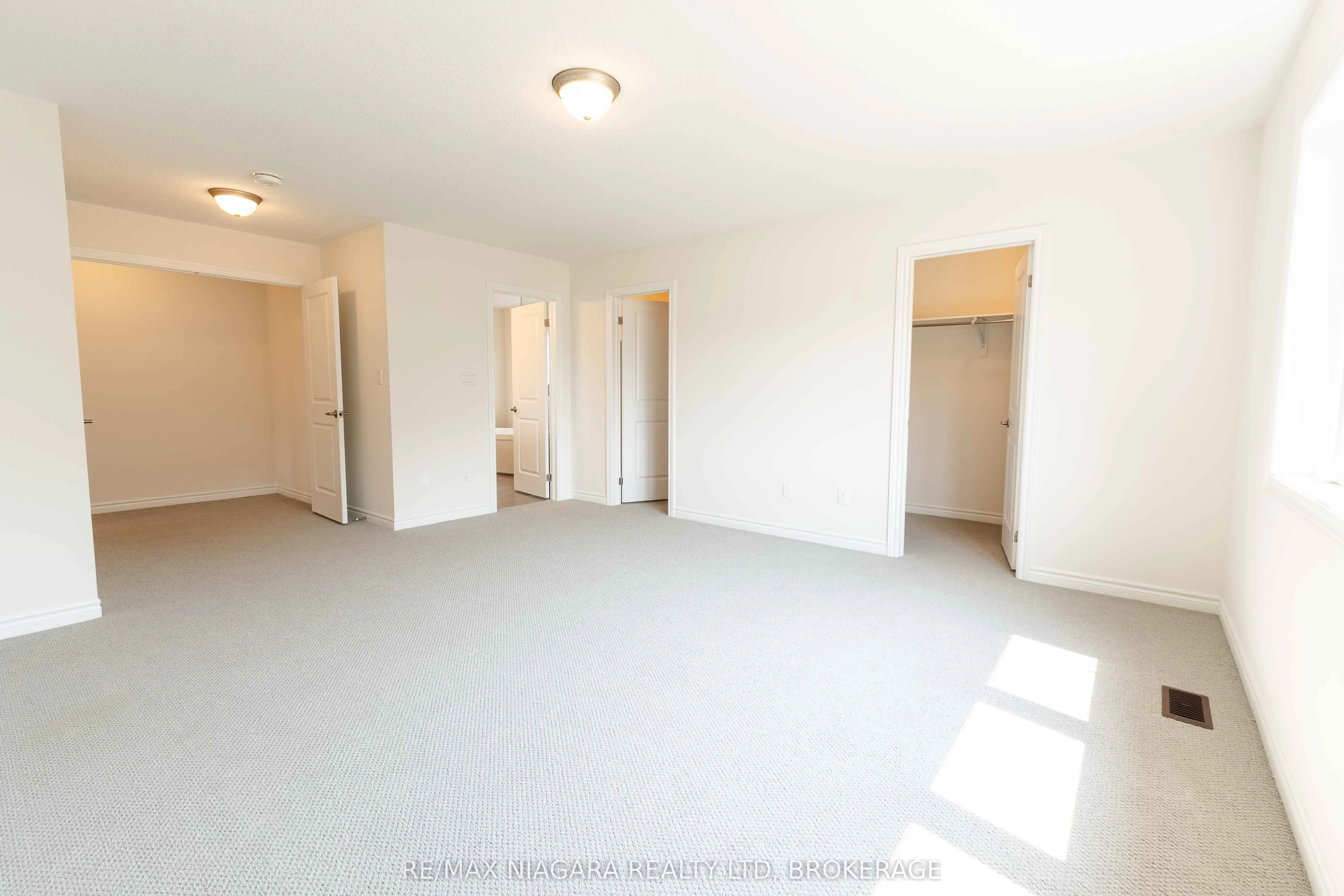 25 ORIOLE Crescent
