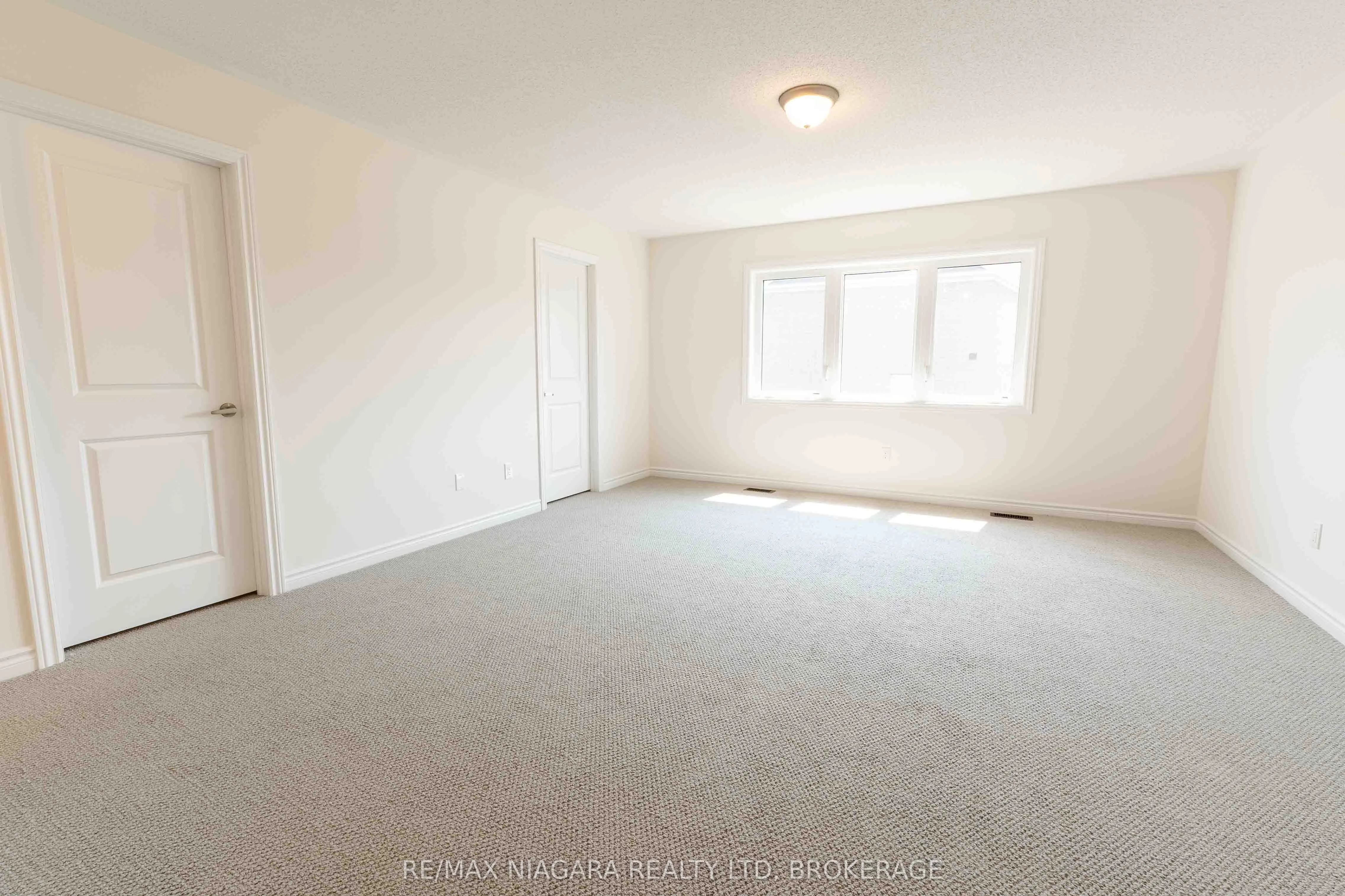 25 ORIOLE Crescent