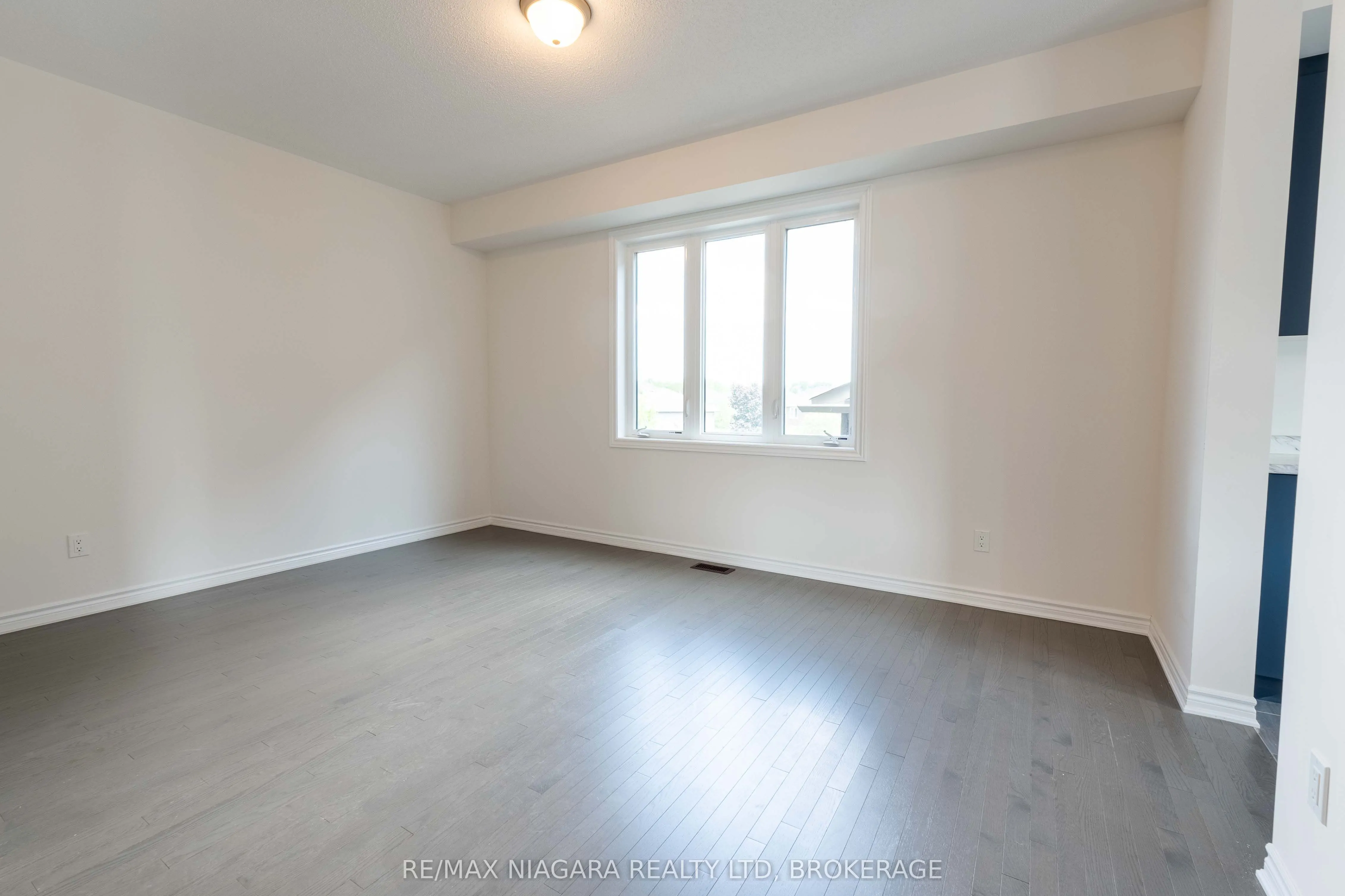 25 ORIOLE Crescent