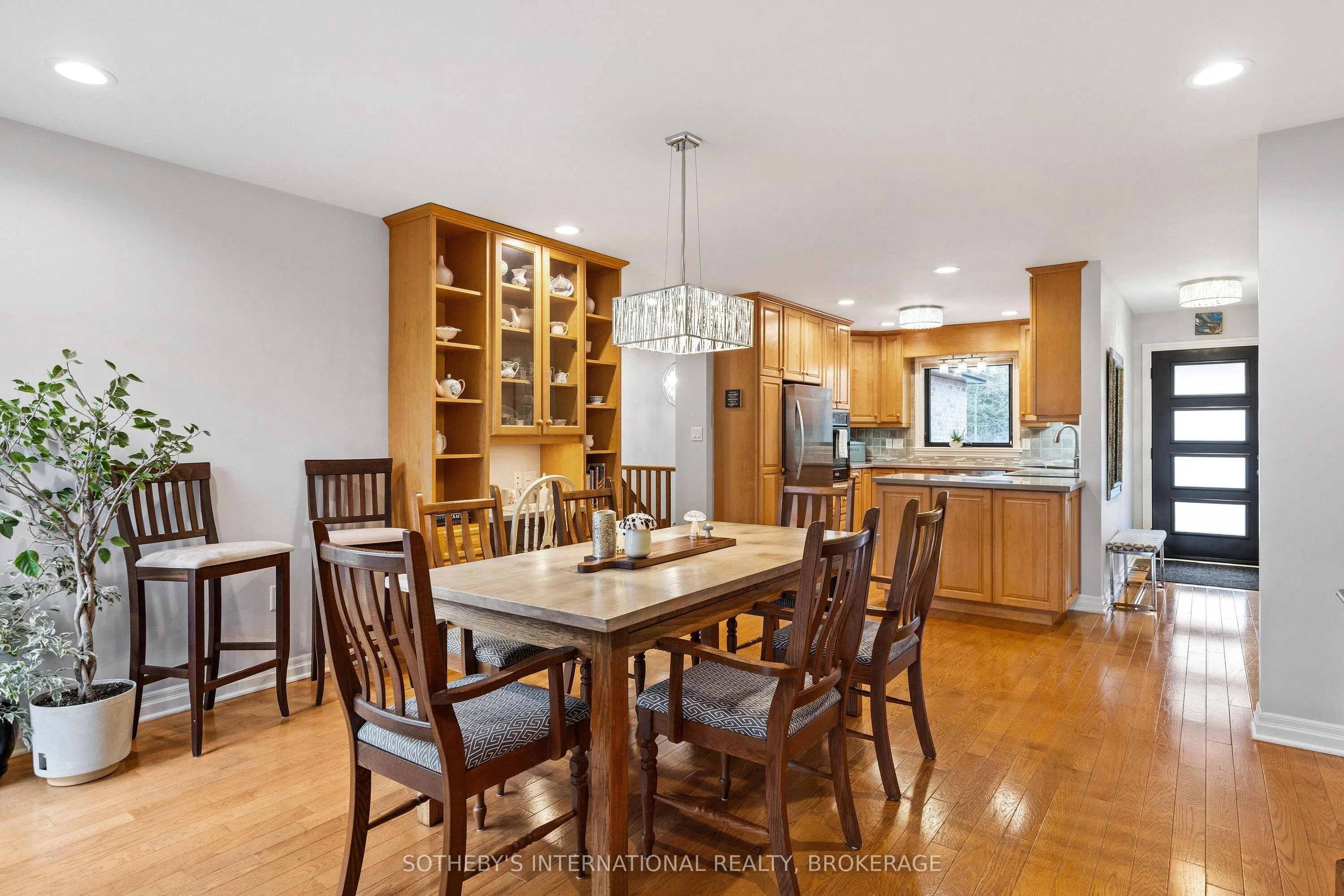 7107 Beechwood Road