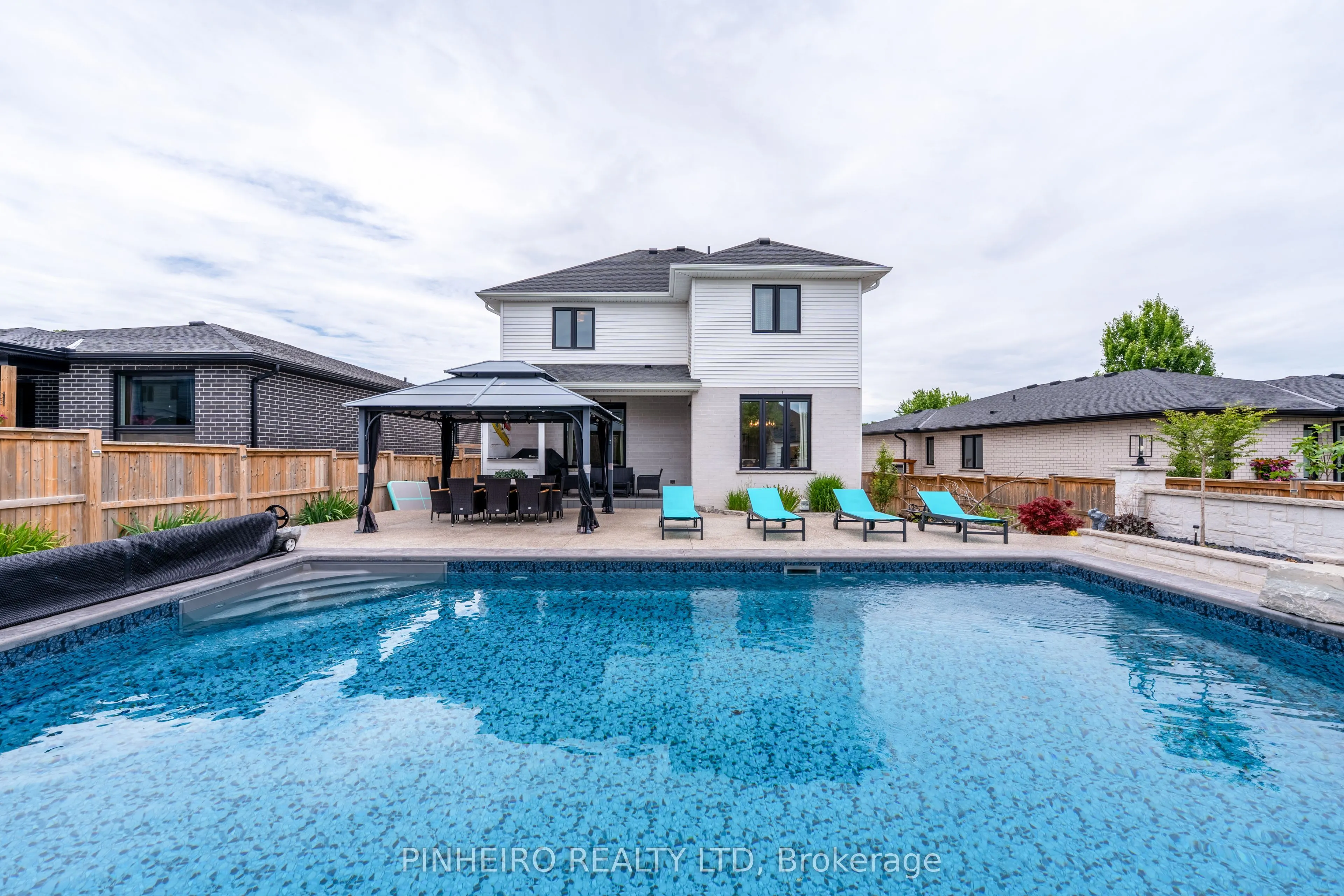 15 Kemp Crescent