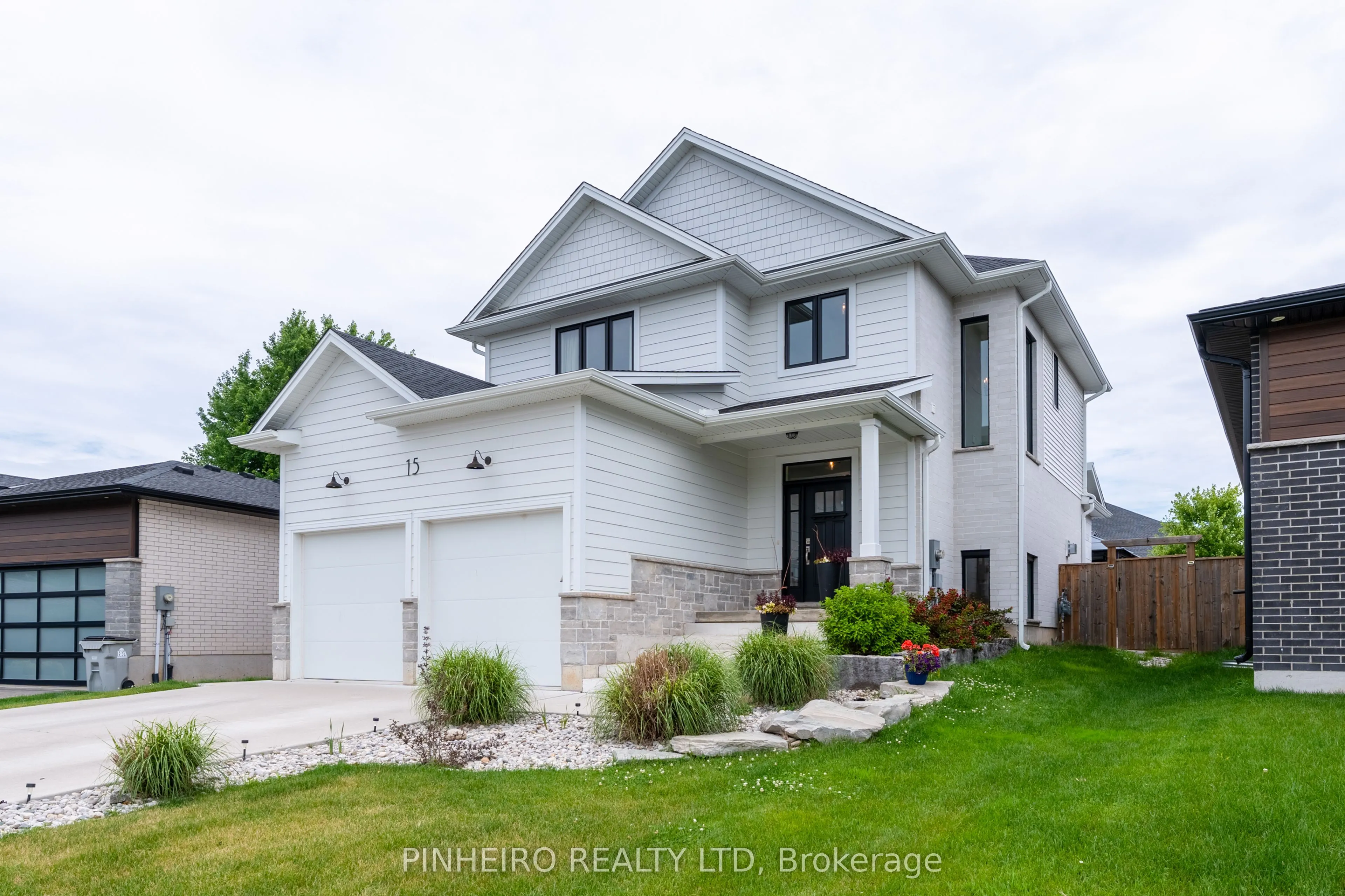 15 Kemp Crescent
