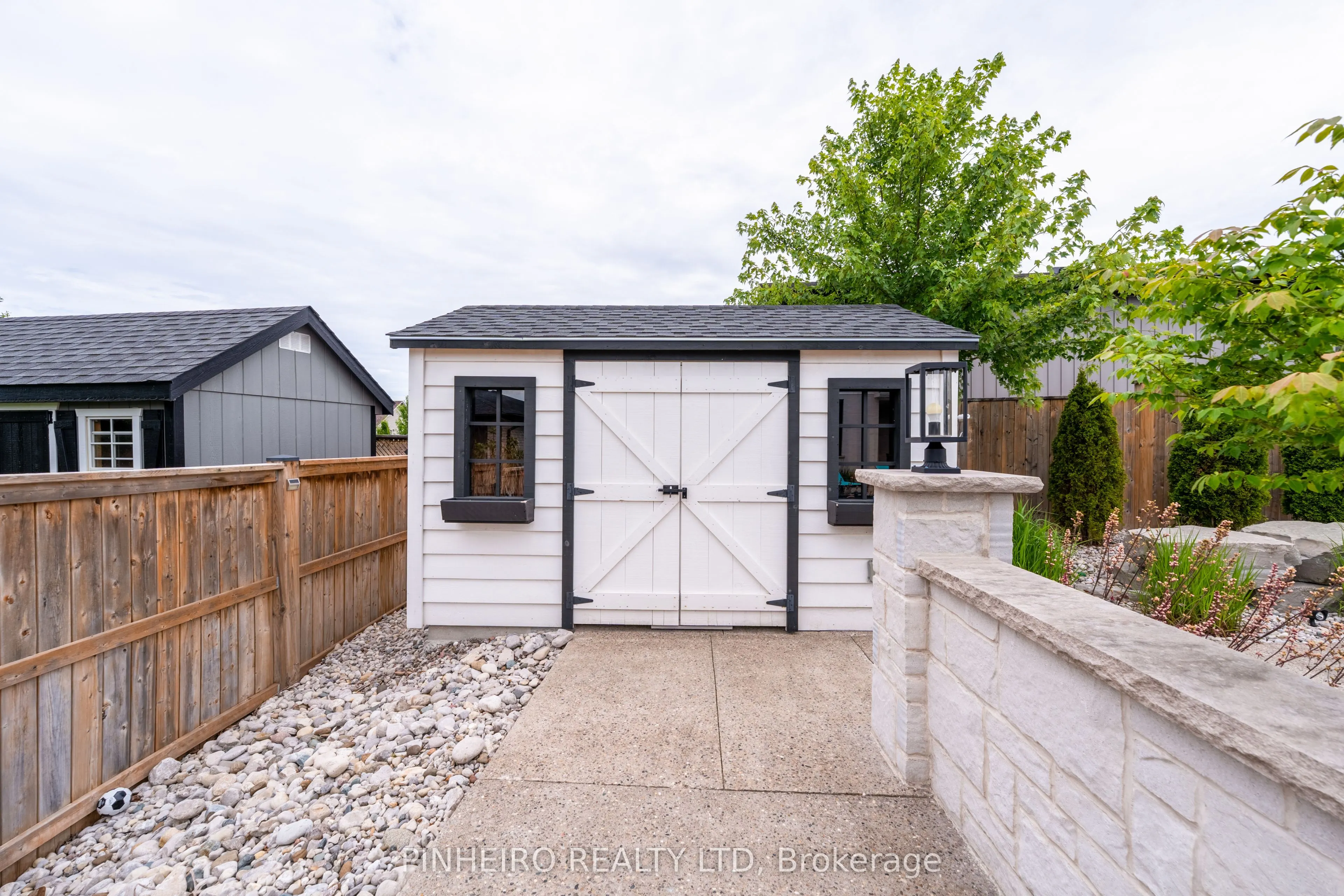 15 Kemp Crescent