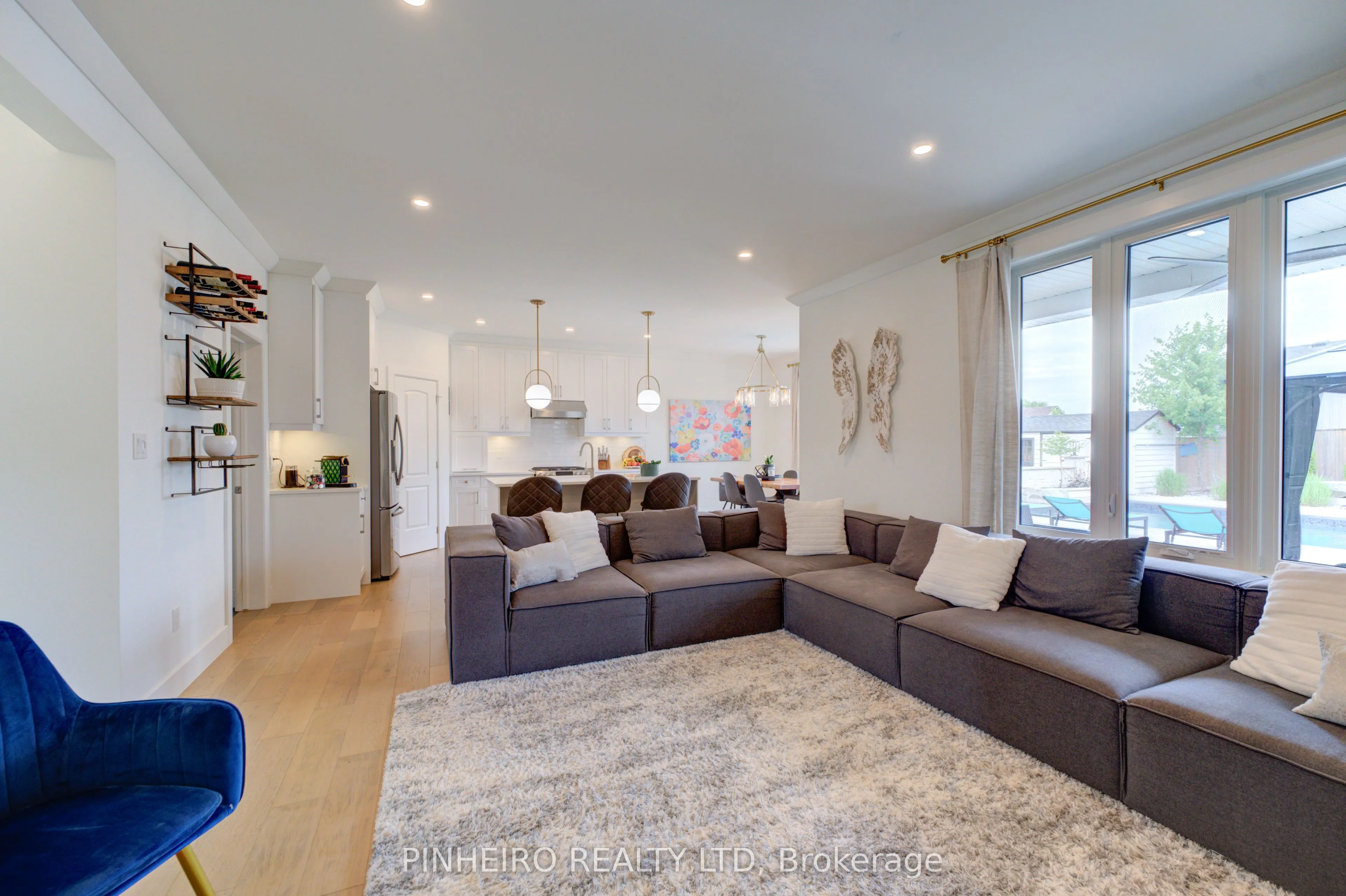 15 Kemp Crescent