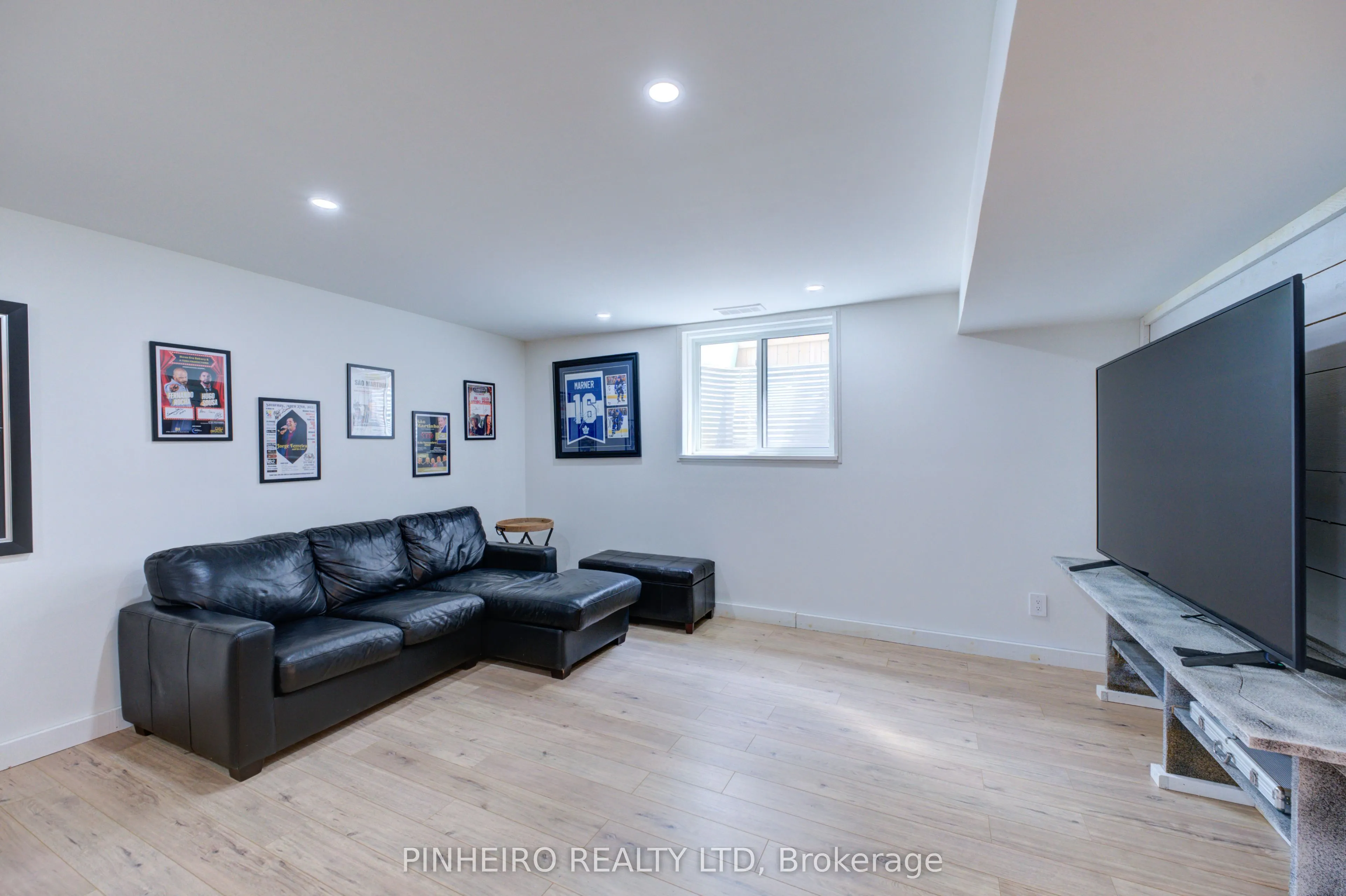15 Kemp Crescent