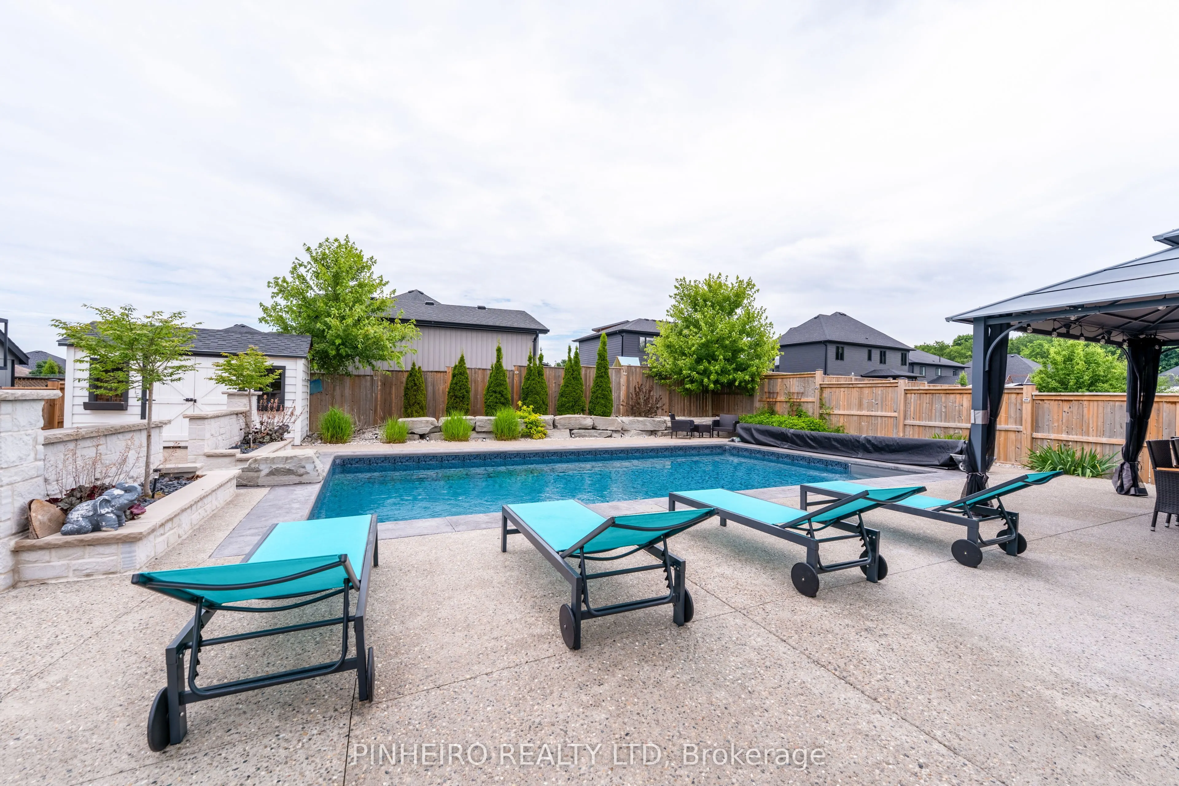 15 Kemp Crescent