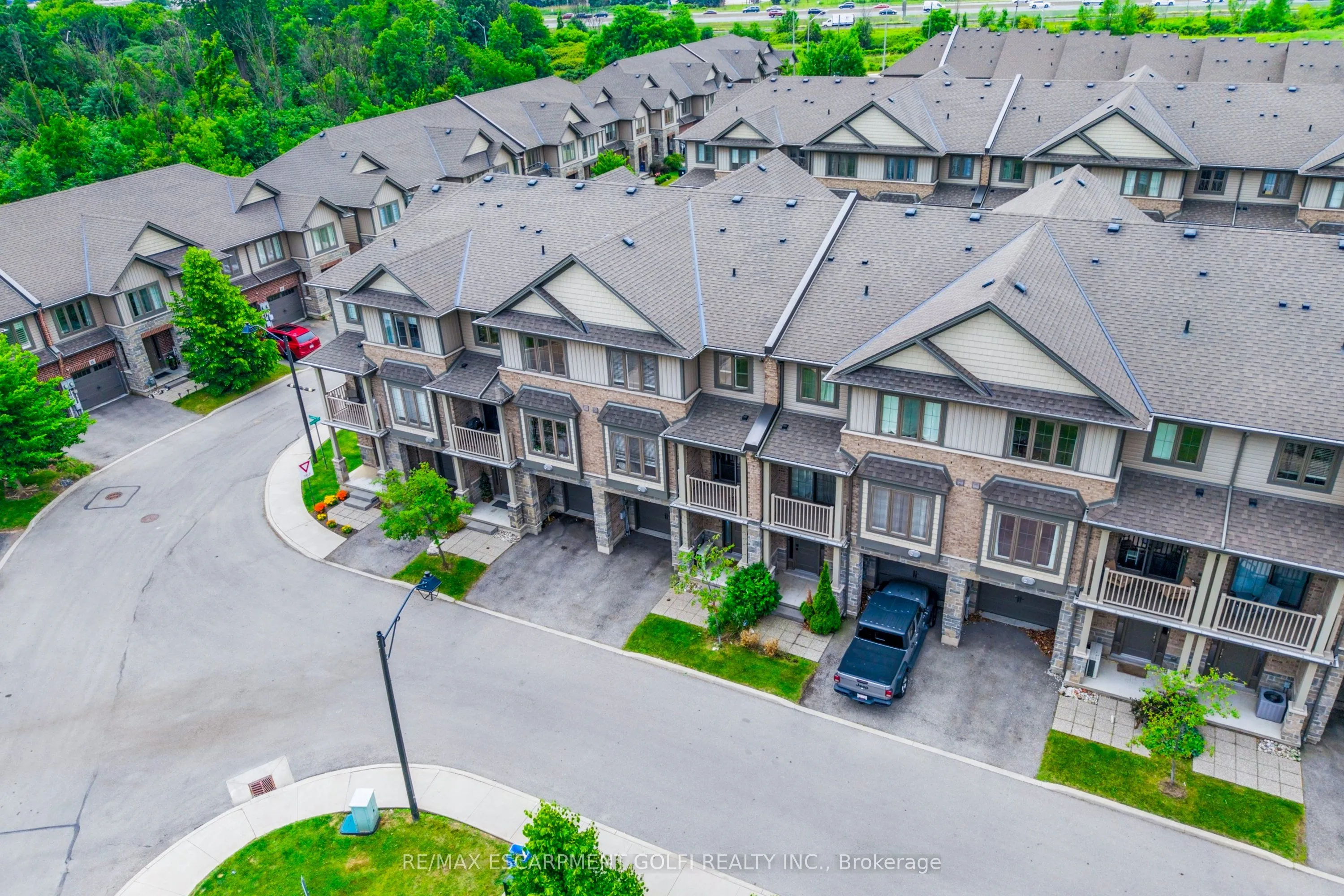 16 Lakefront Drive