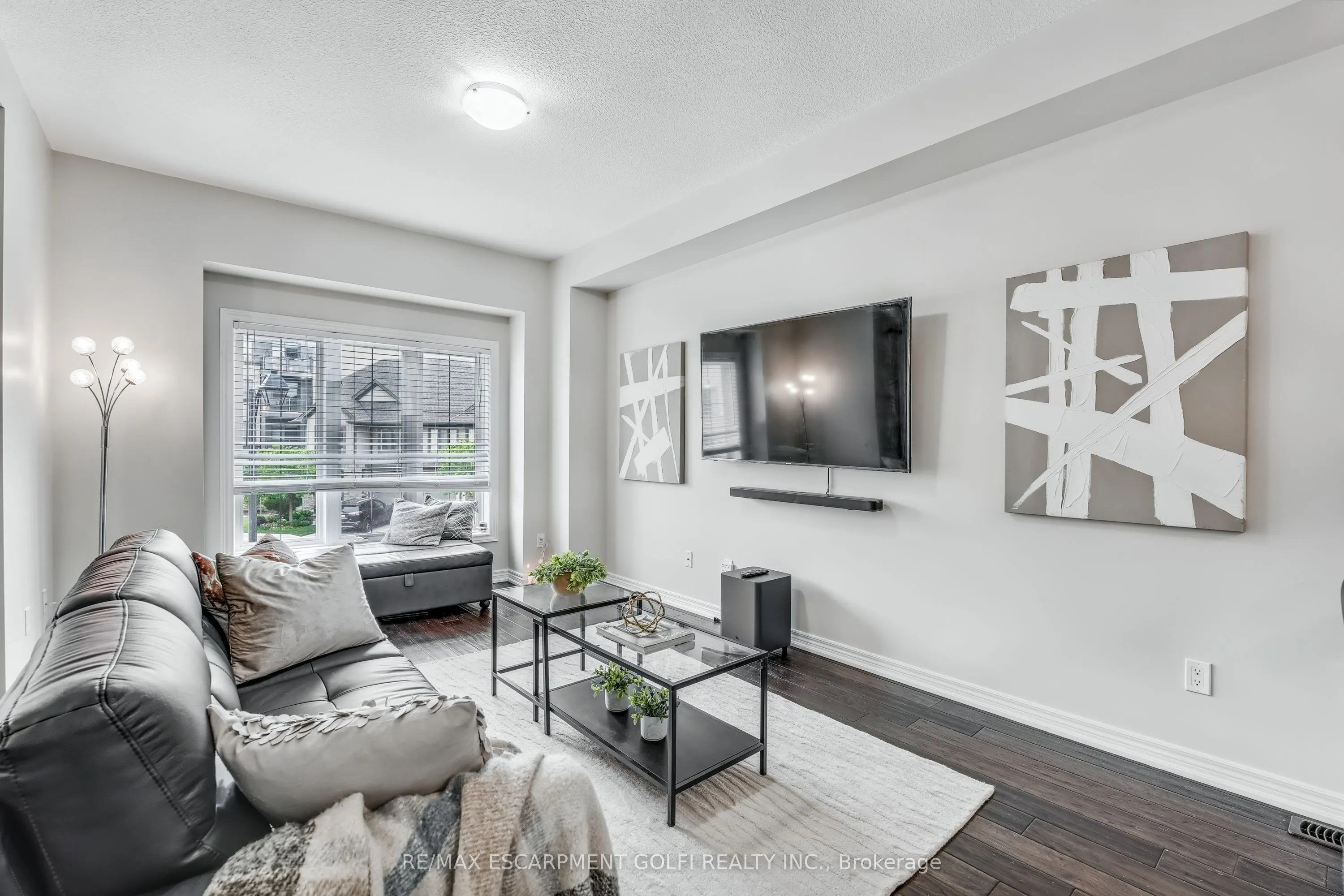 16 Lakefront Drive