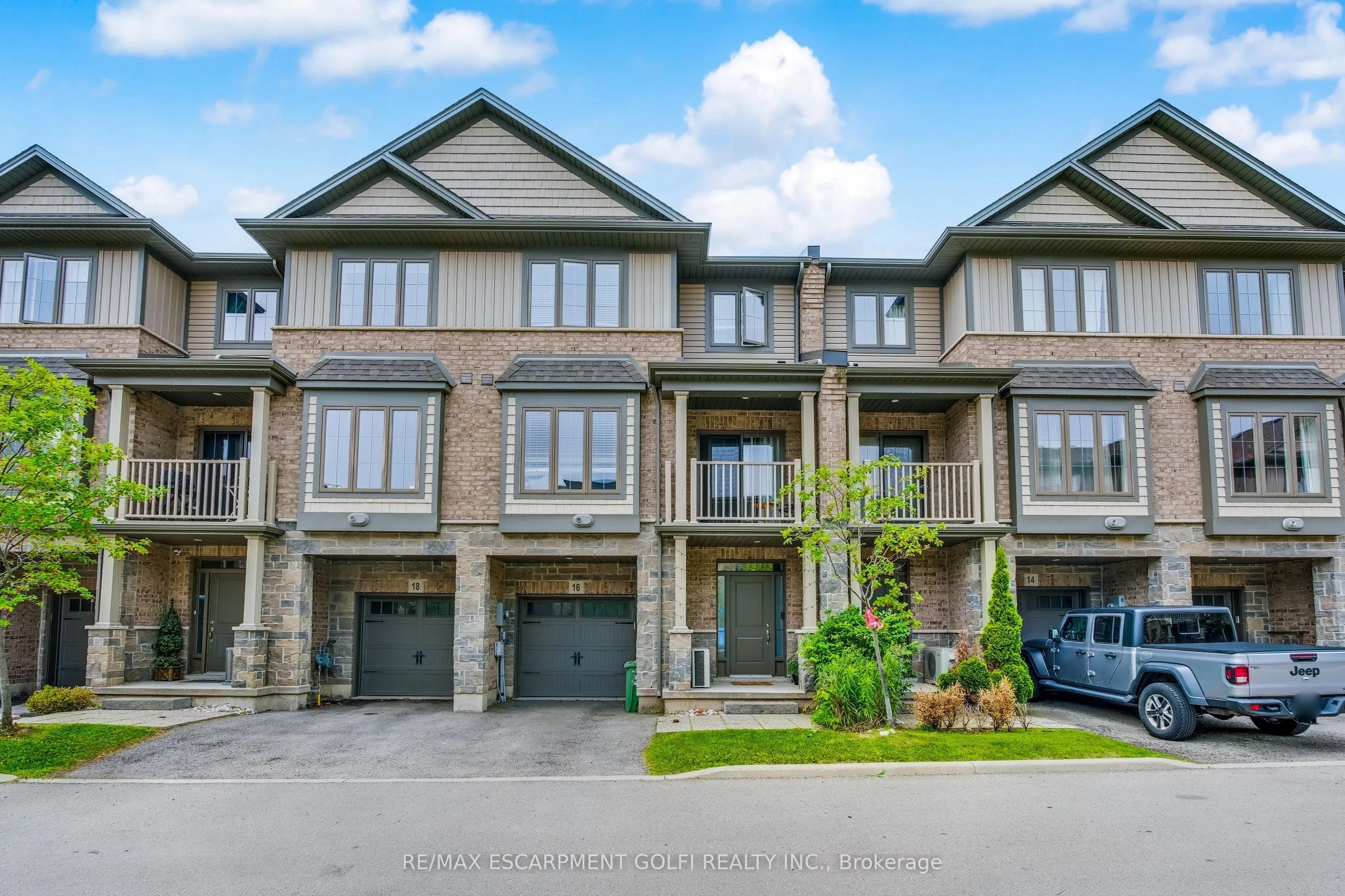 16 Lakefront Drive