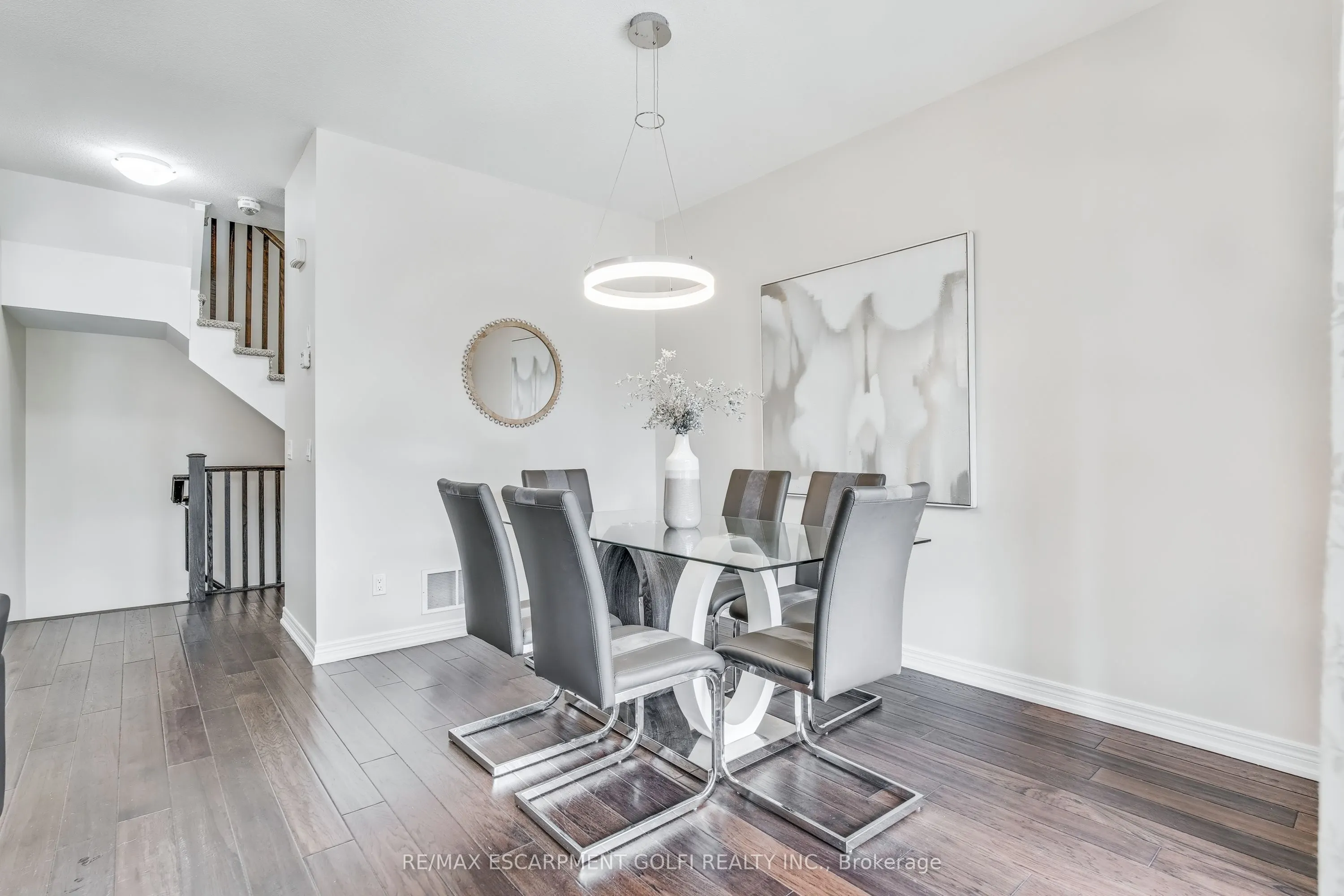 16 Lakefront Drive
