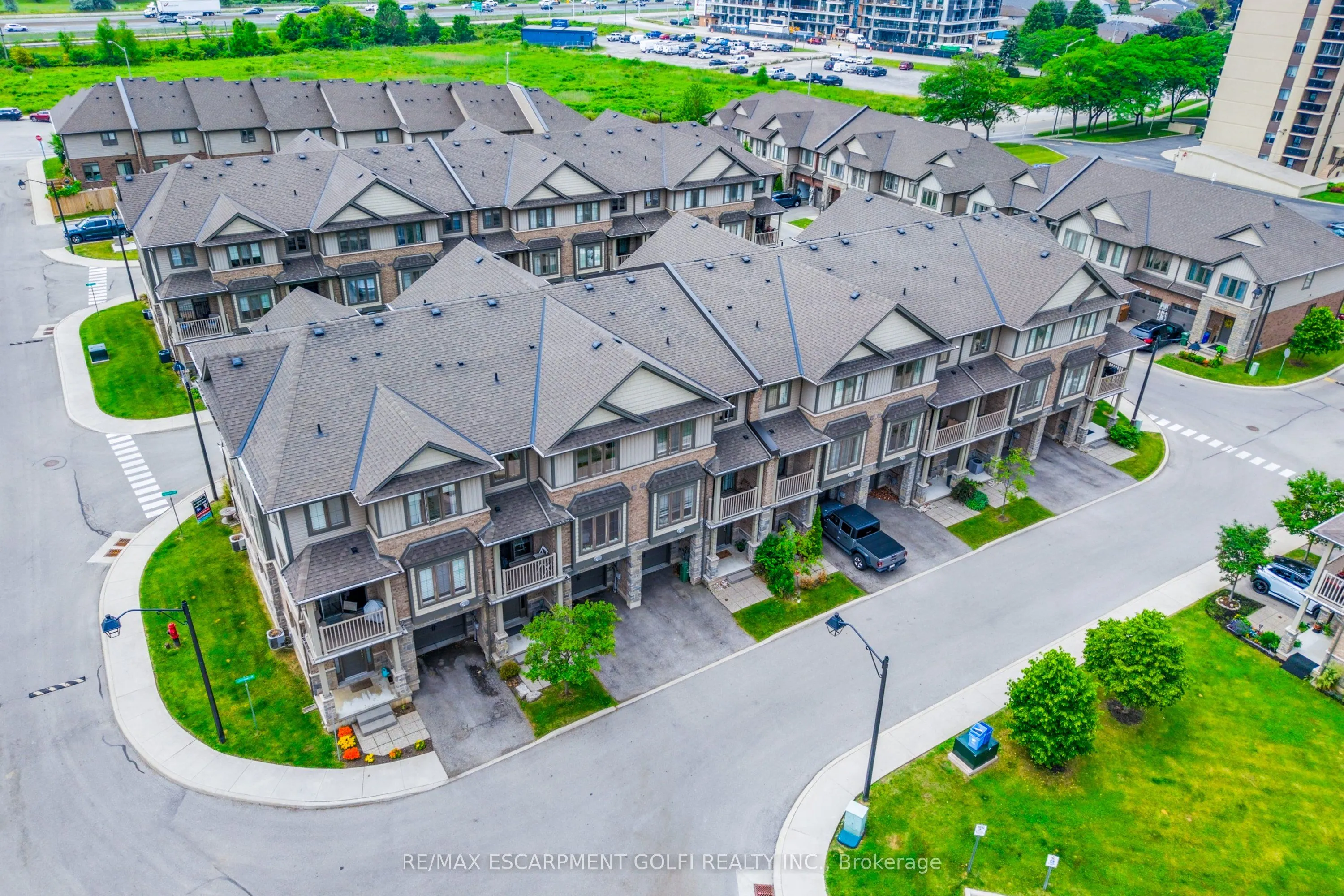 16 Lakefront Drive