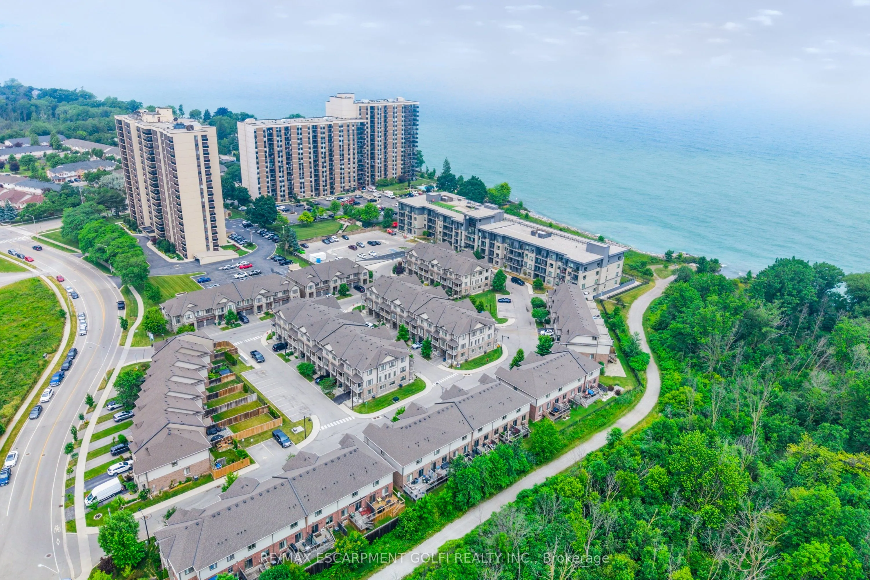16 Lakefront Drive