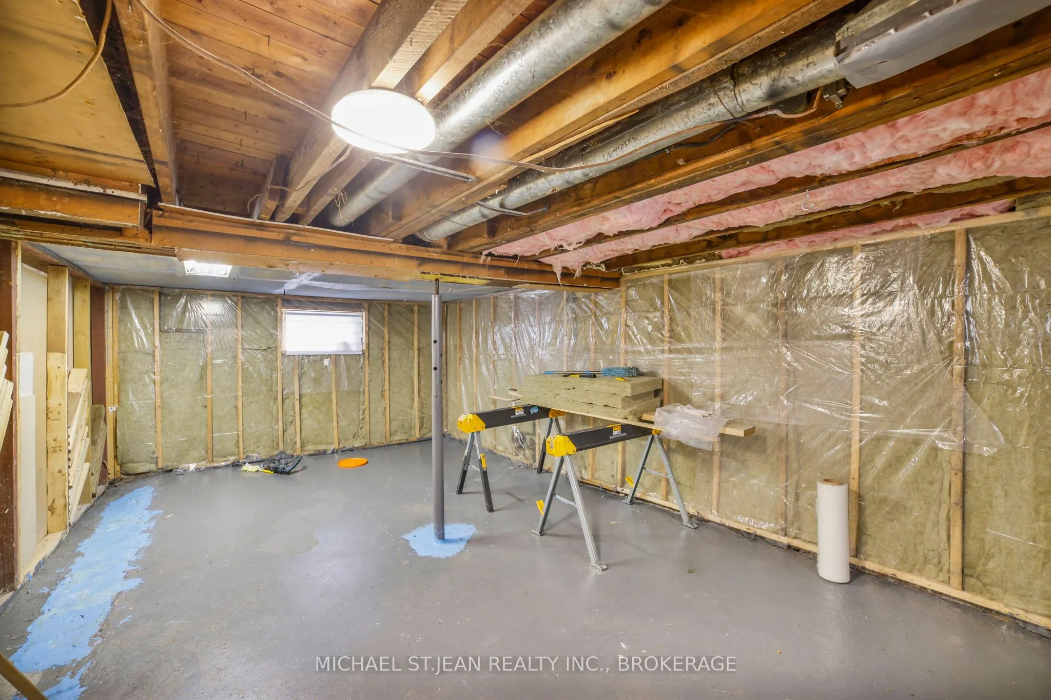 127 Province Street N