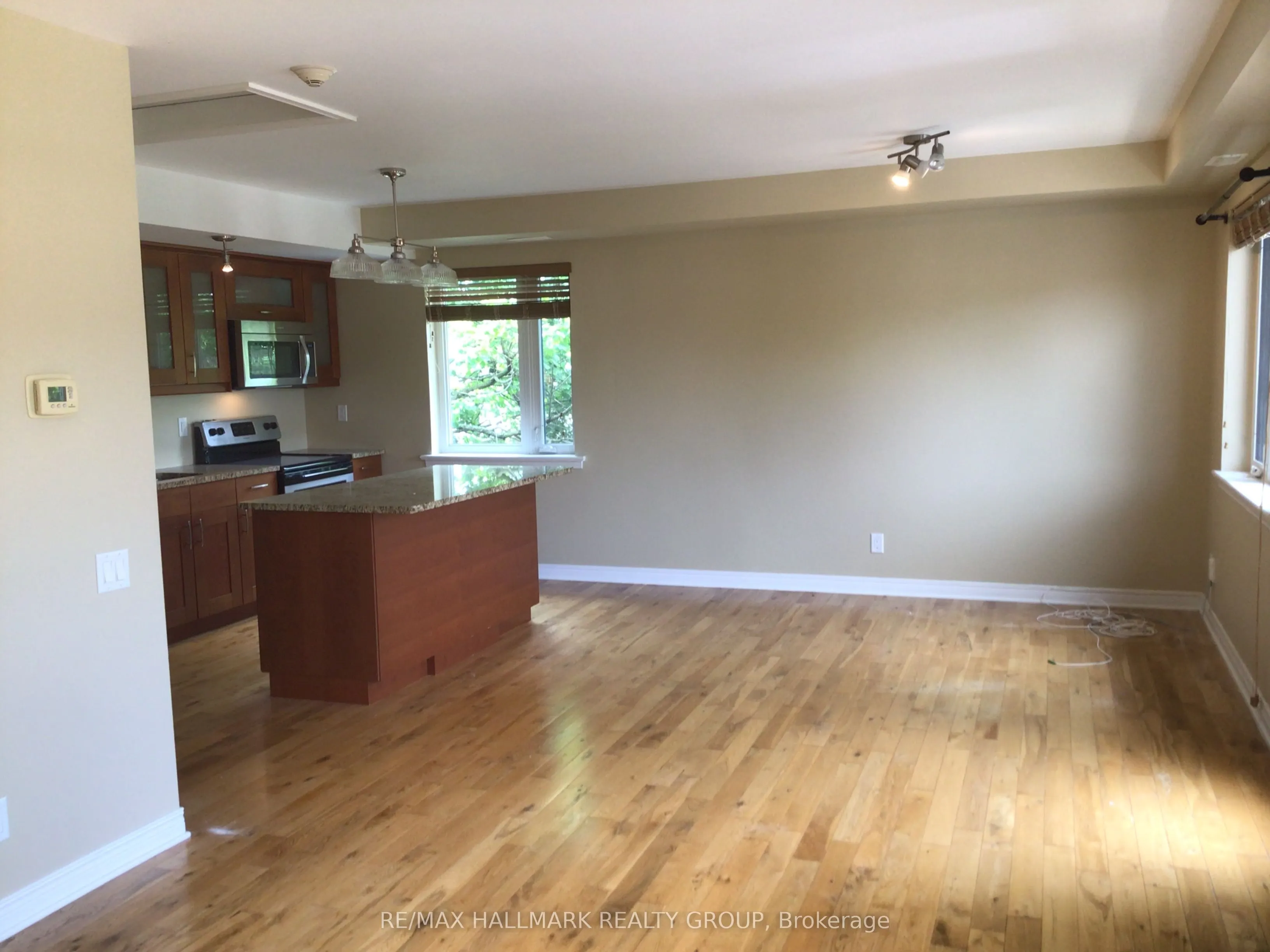 324 CURRELL Avenue