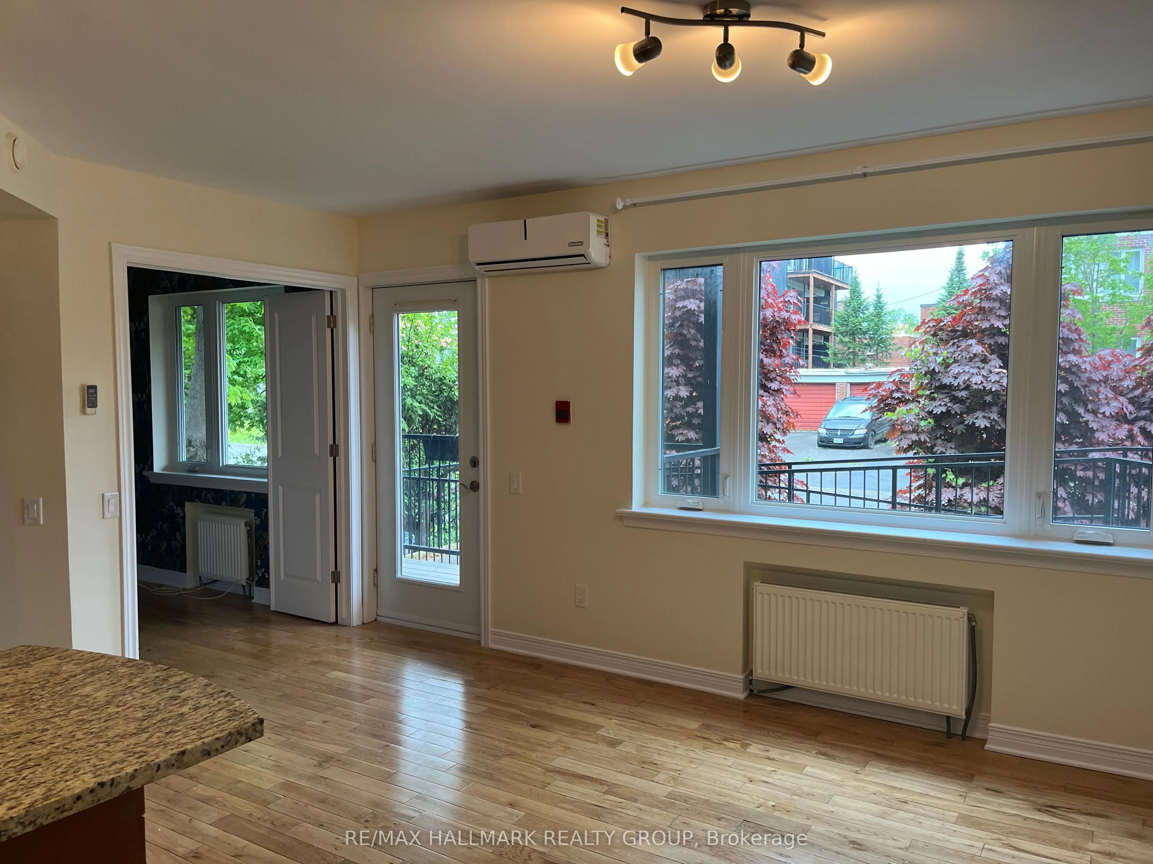 324 CURRELL Avenue
