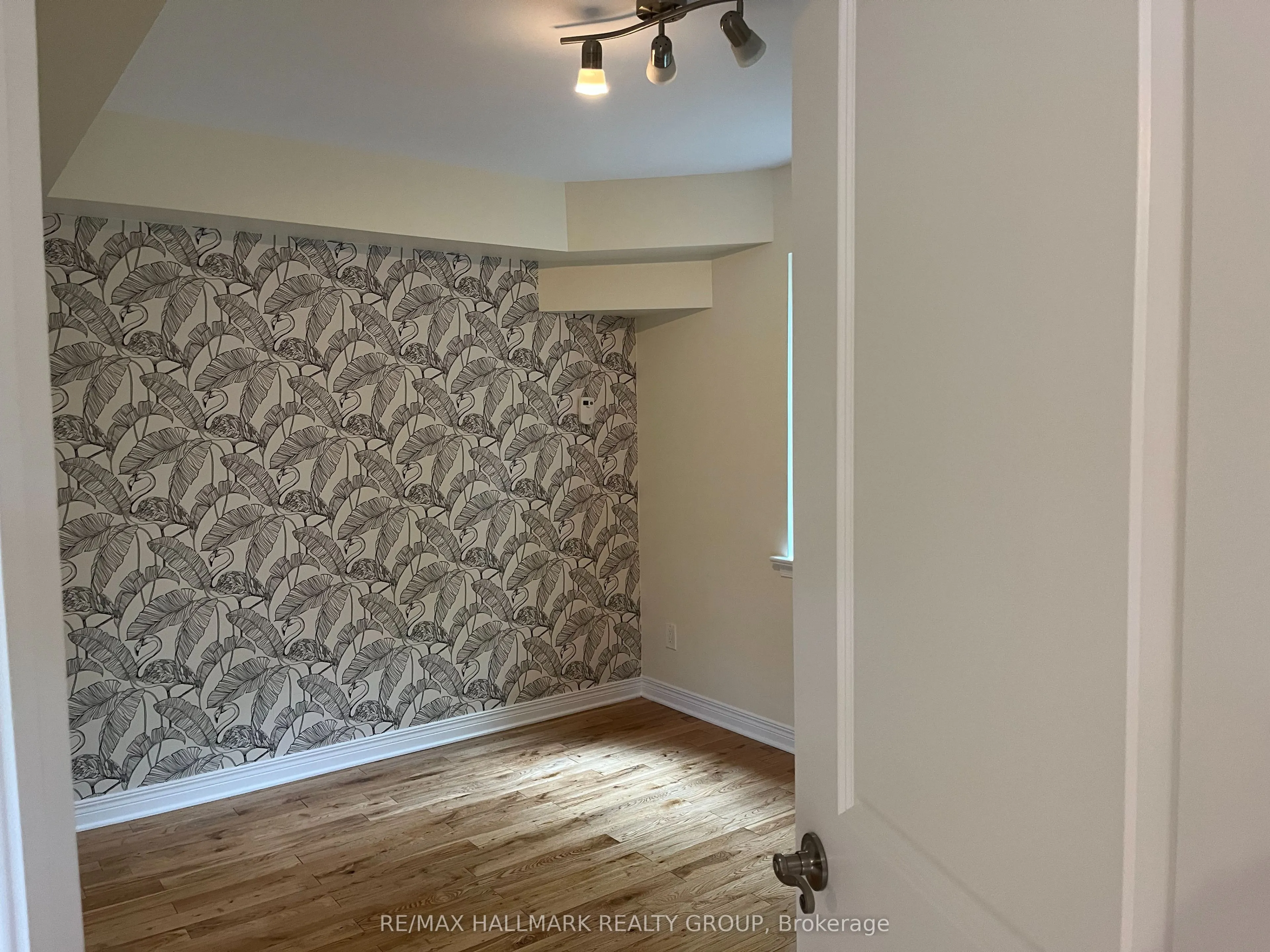 324 CURRELL Avenue