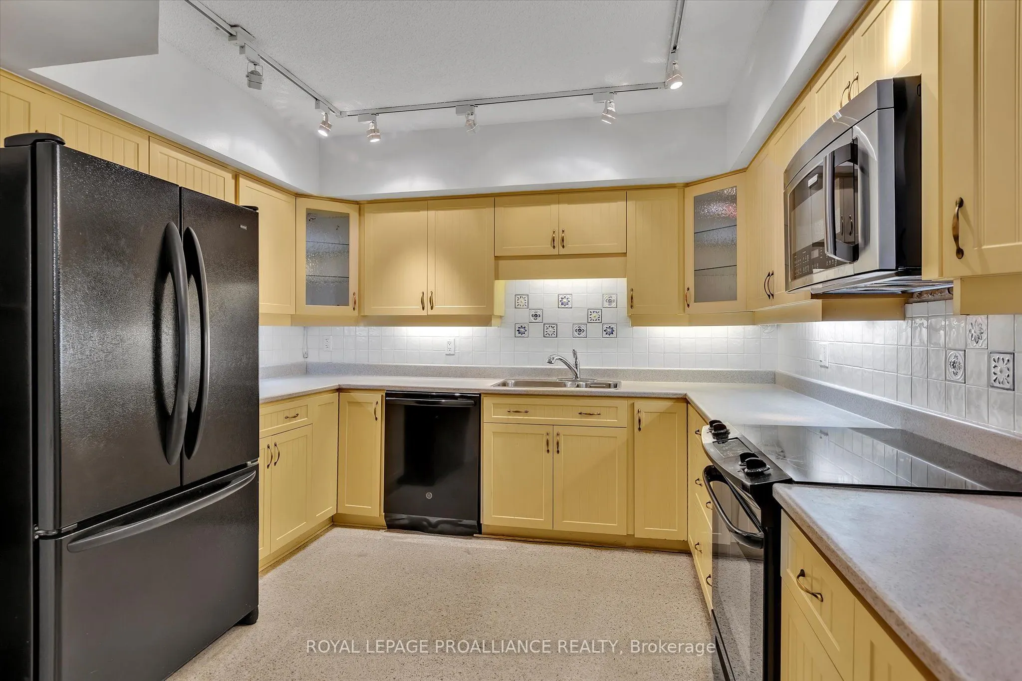 1818 Cherryhill Road, #501
