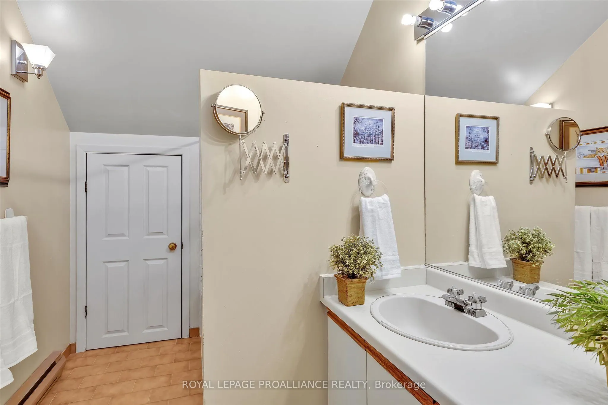 1818 Cherryhill Road, #501