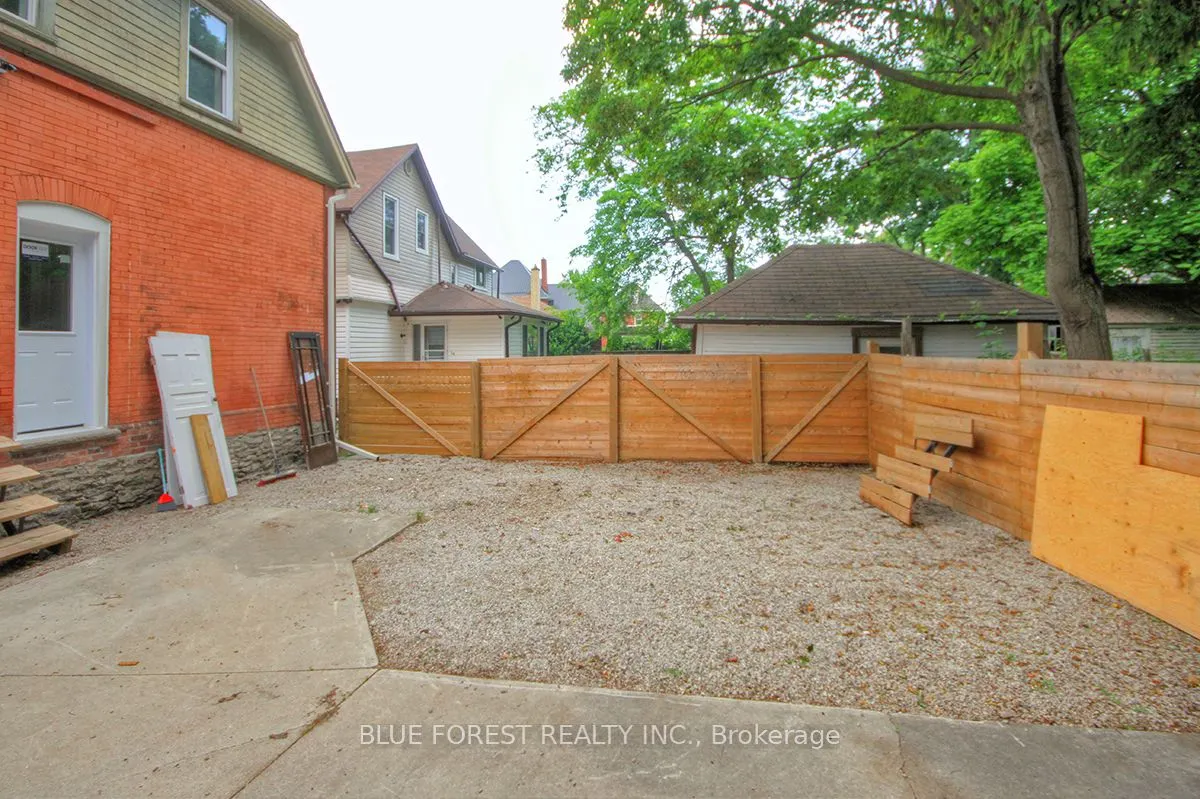89 Gladstone Avenue