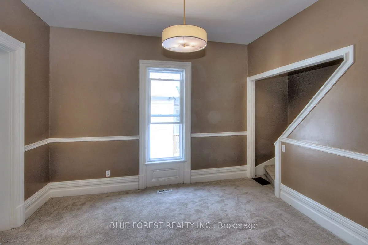 89 Gladstone Avenue