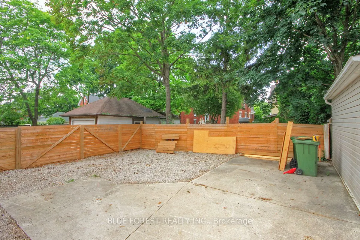 89 Gladstone Avenue