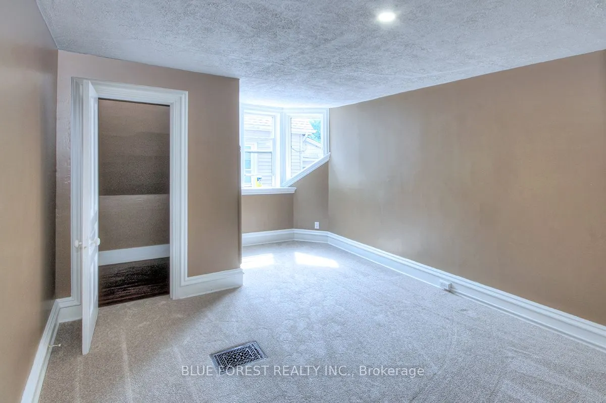 89 Gladstone Avenue
