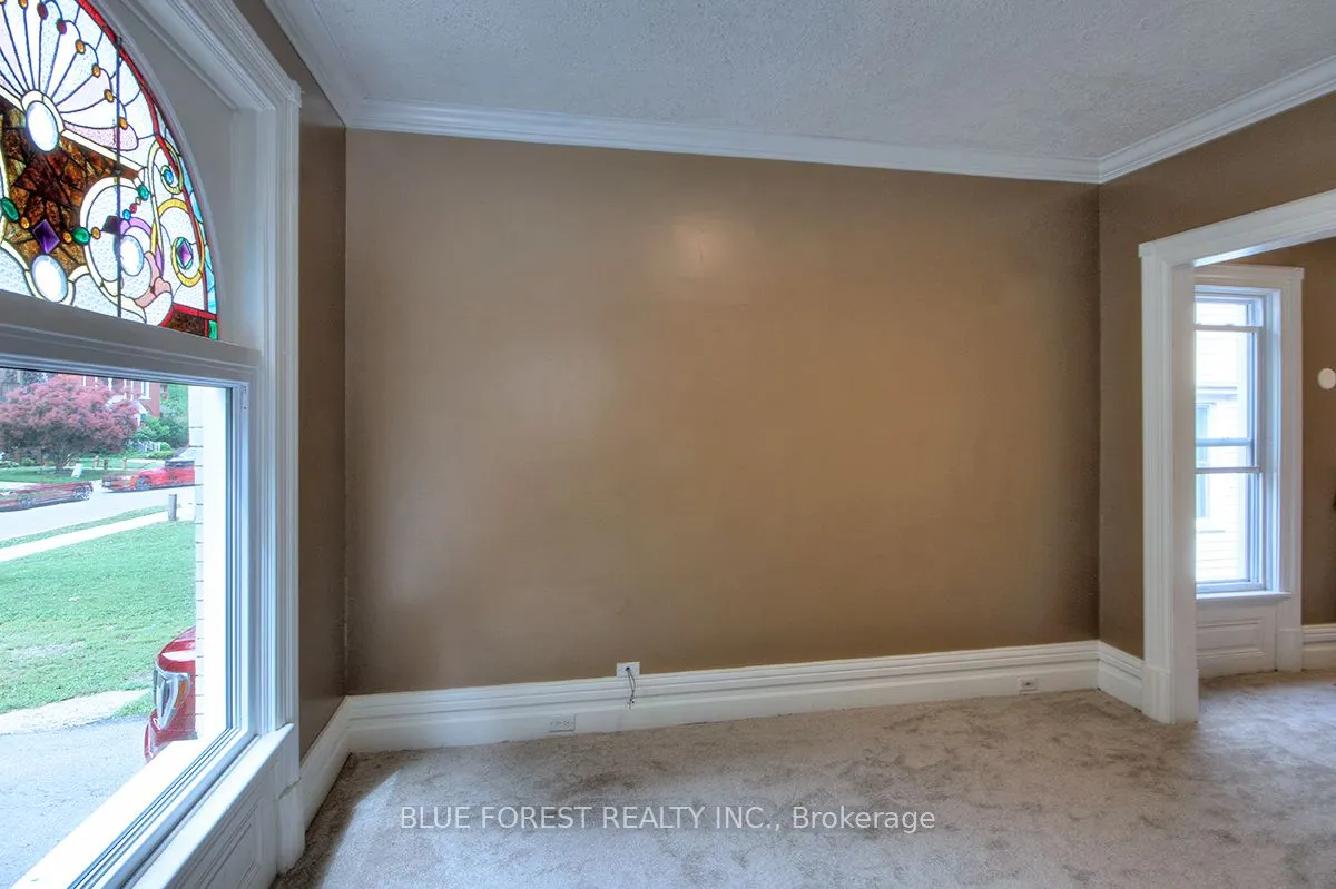 89 Gladstone Avenue