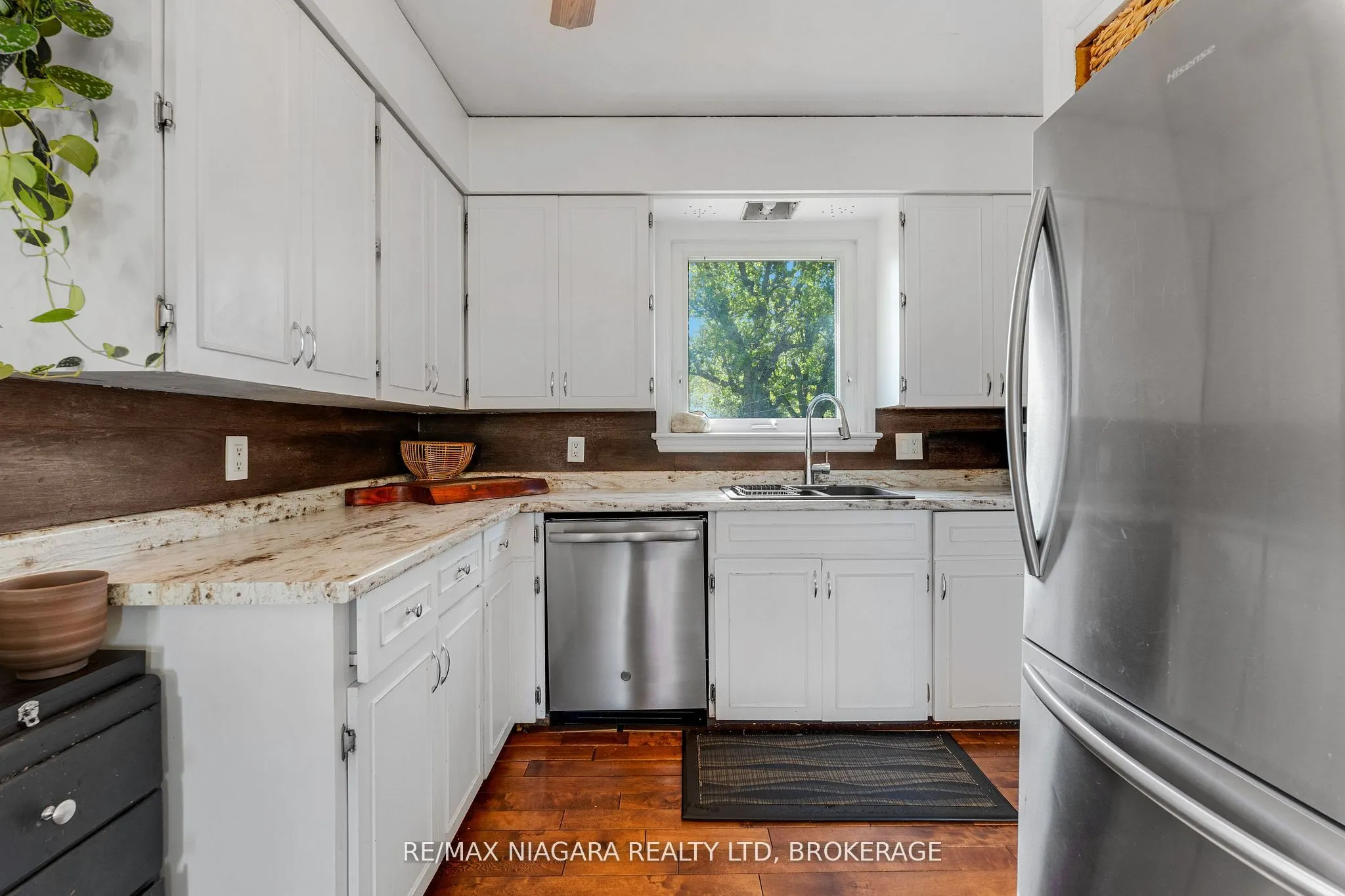 958 SILVER BAY Road
