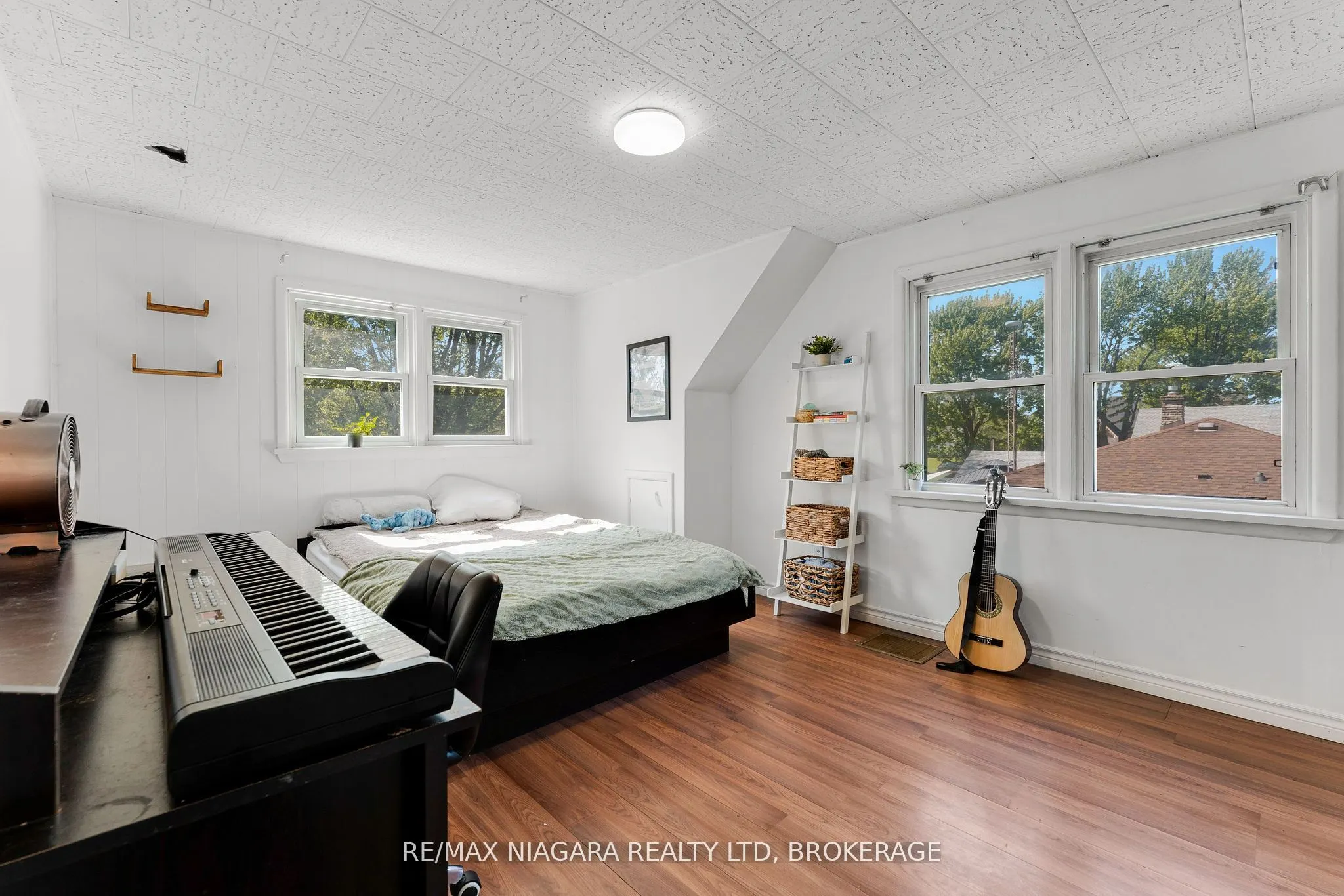958 SILVER BAY Road