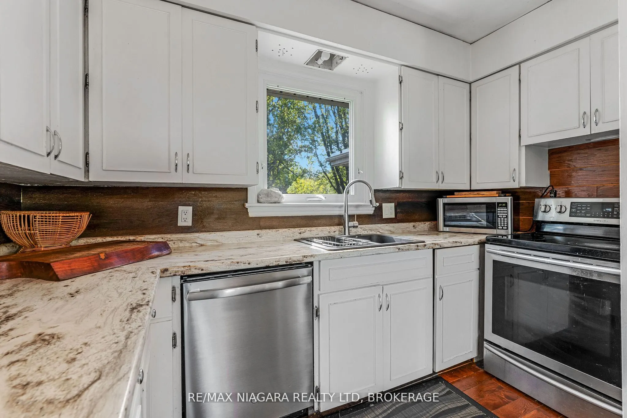 958 SILVER BAY Road