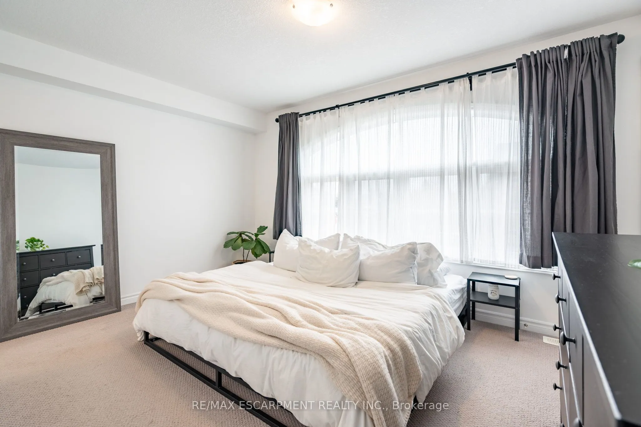 219 Dundas Street E, #45