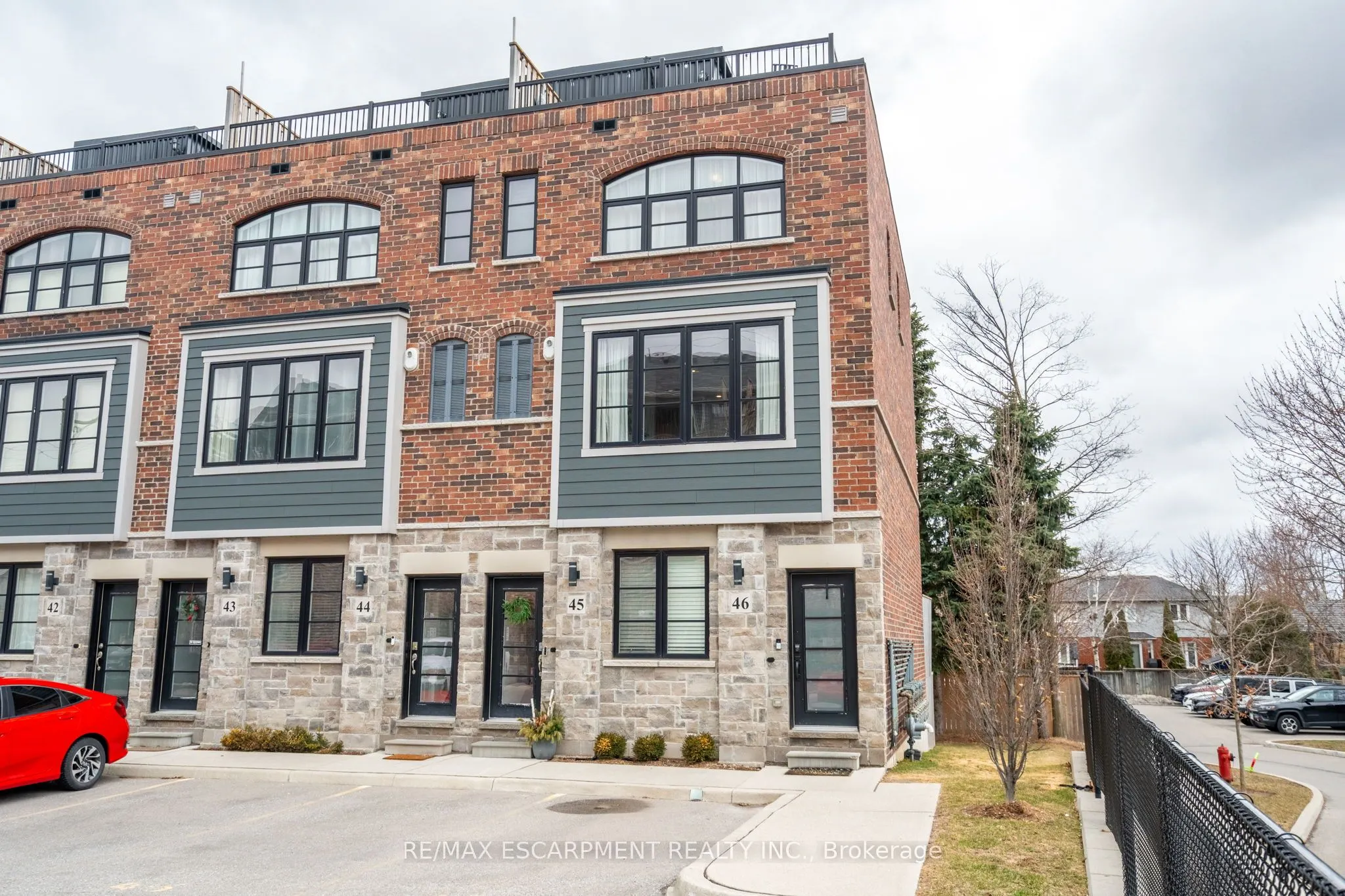 219 Dundas Street E, #45