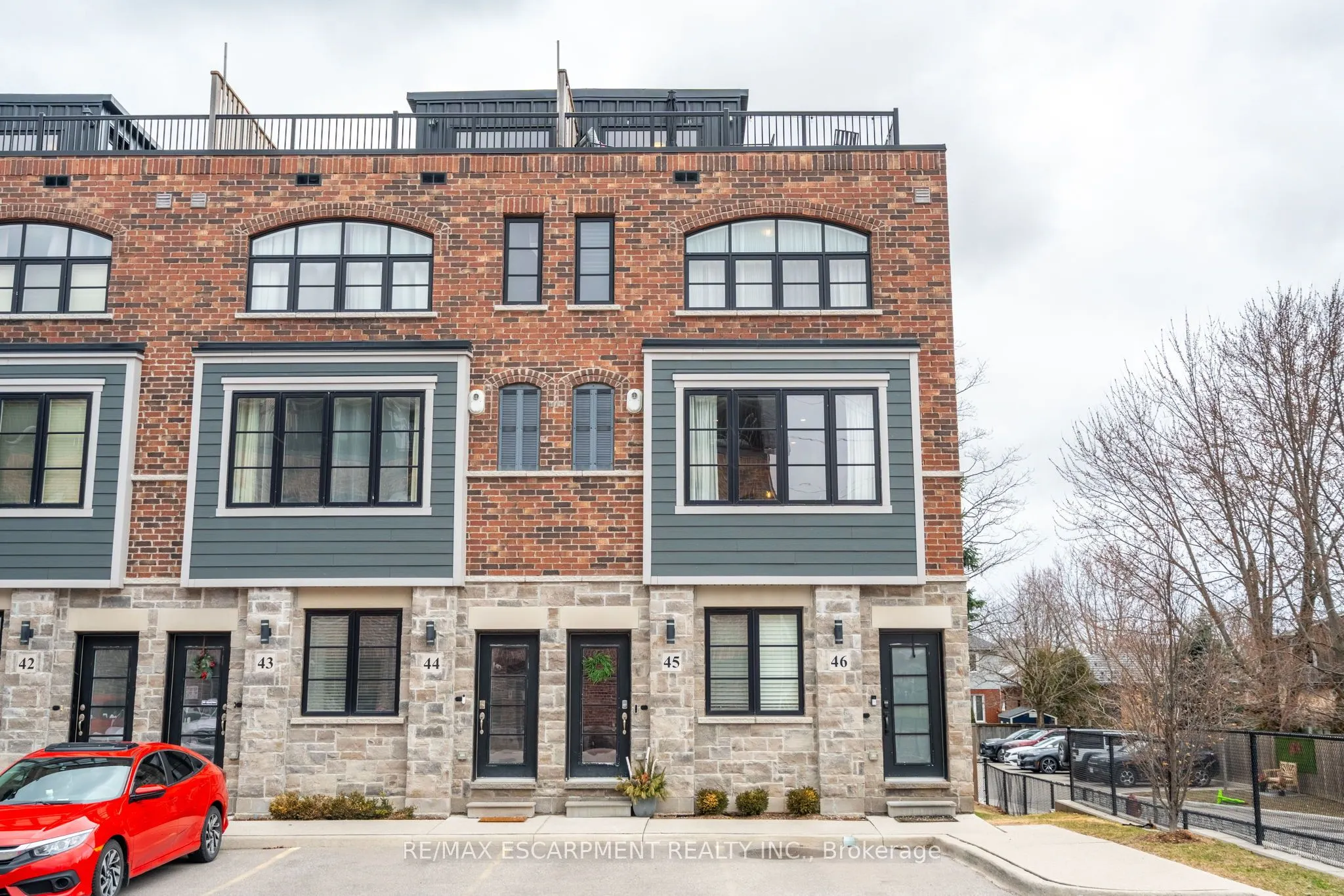 219 Dundas Street E, #45