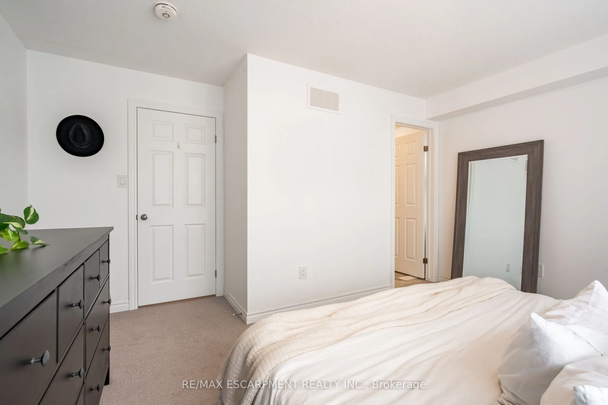 219 Dundas Street E, #45