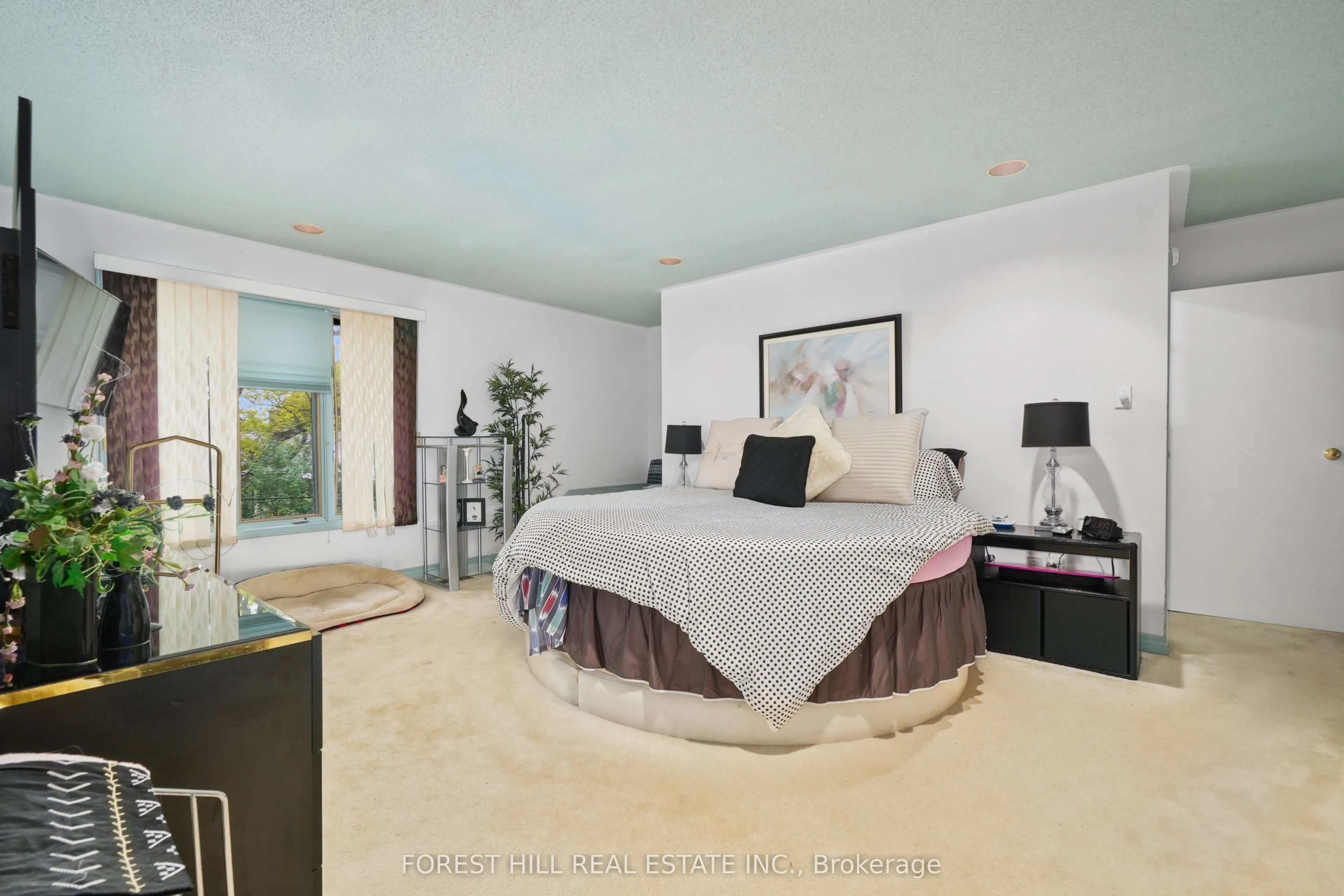 285 Cottonwood Drive