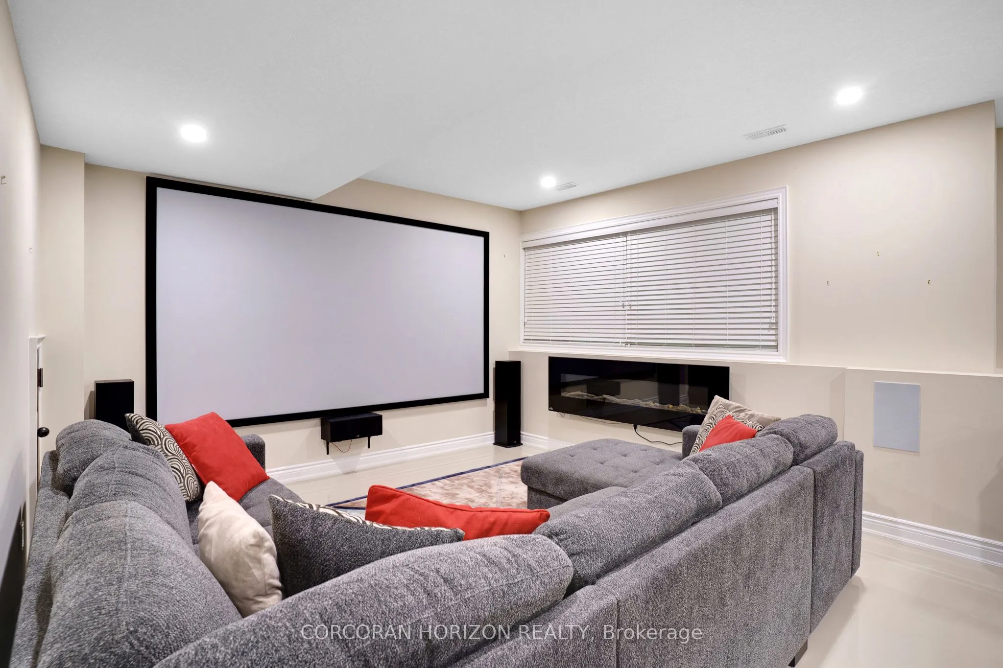 258 Edgewater Crescent, #8