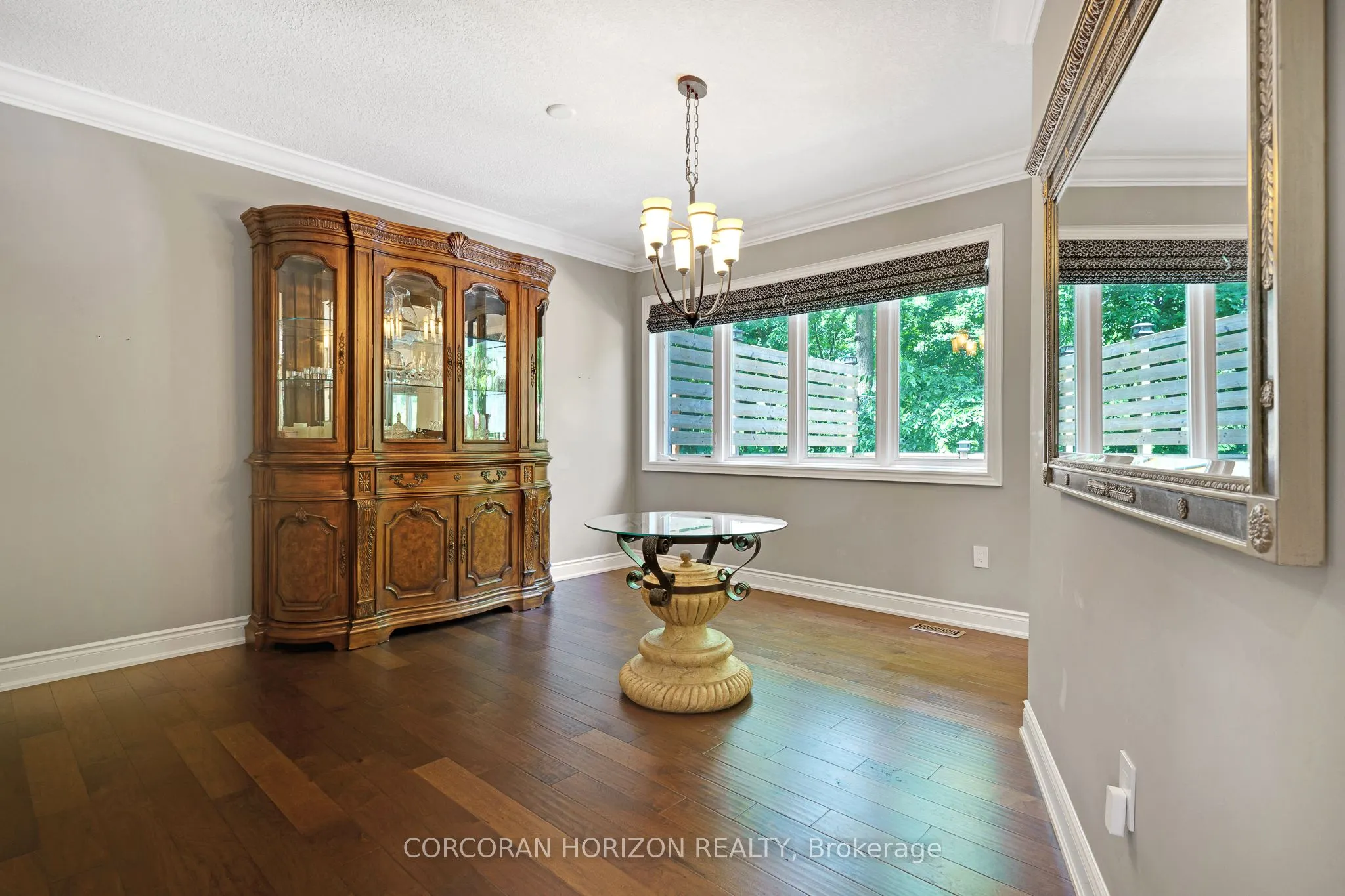 258 Edgewater Crescent, #8