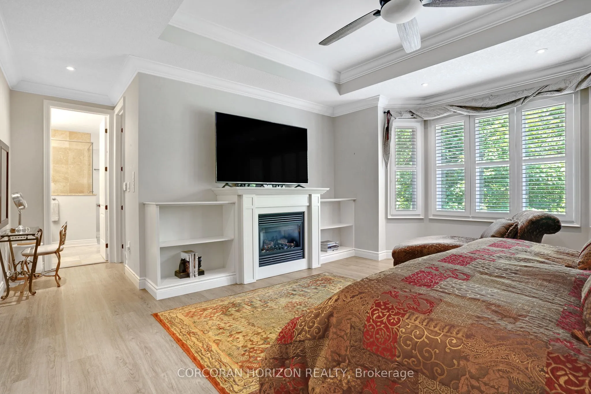 258 Edgewater Crescent, #8