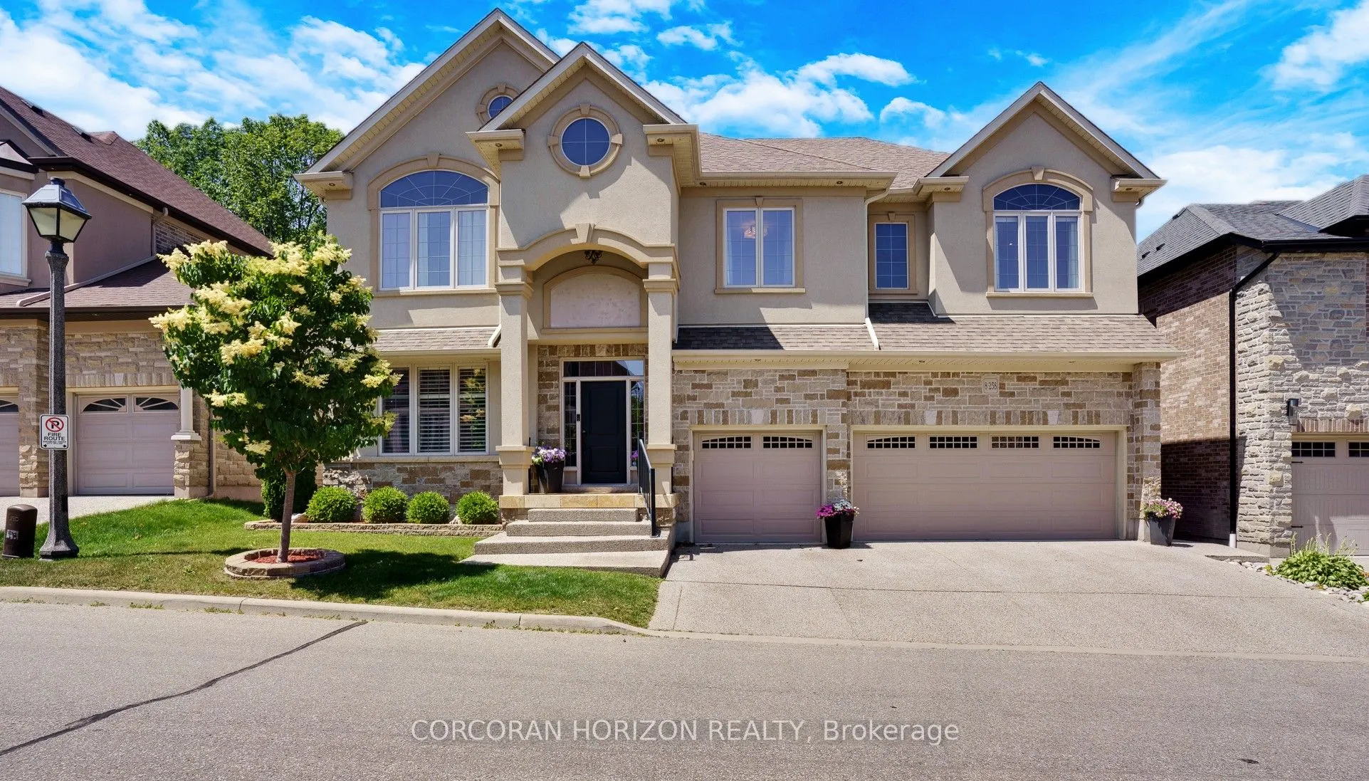 258 Edgewater Crescent, #8