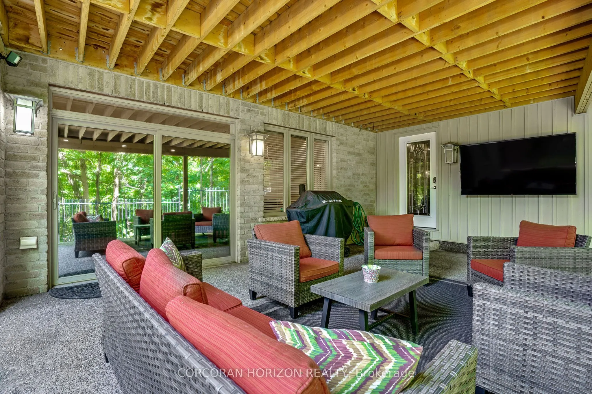 258 Edgewater Crescent, #8