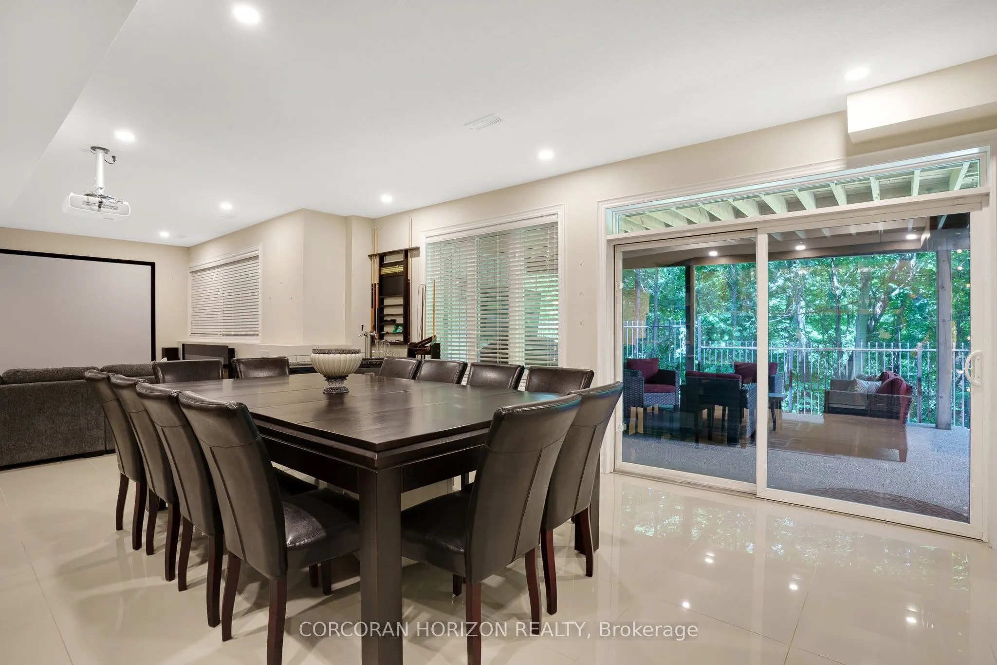 258 Edgewater Crescent, #8