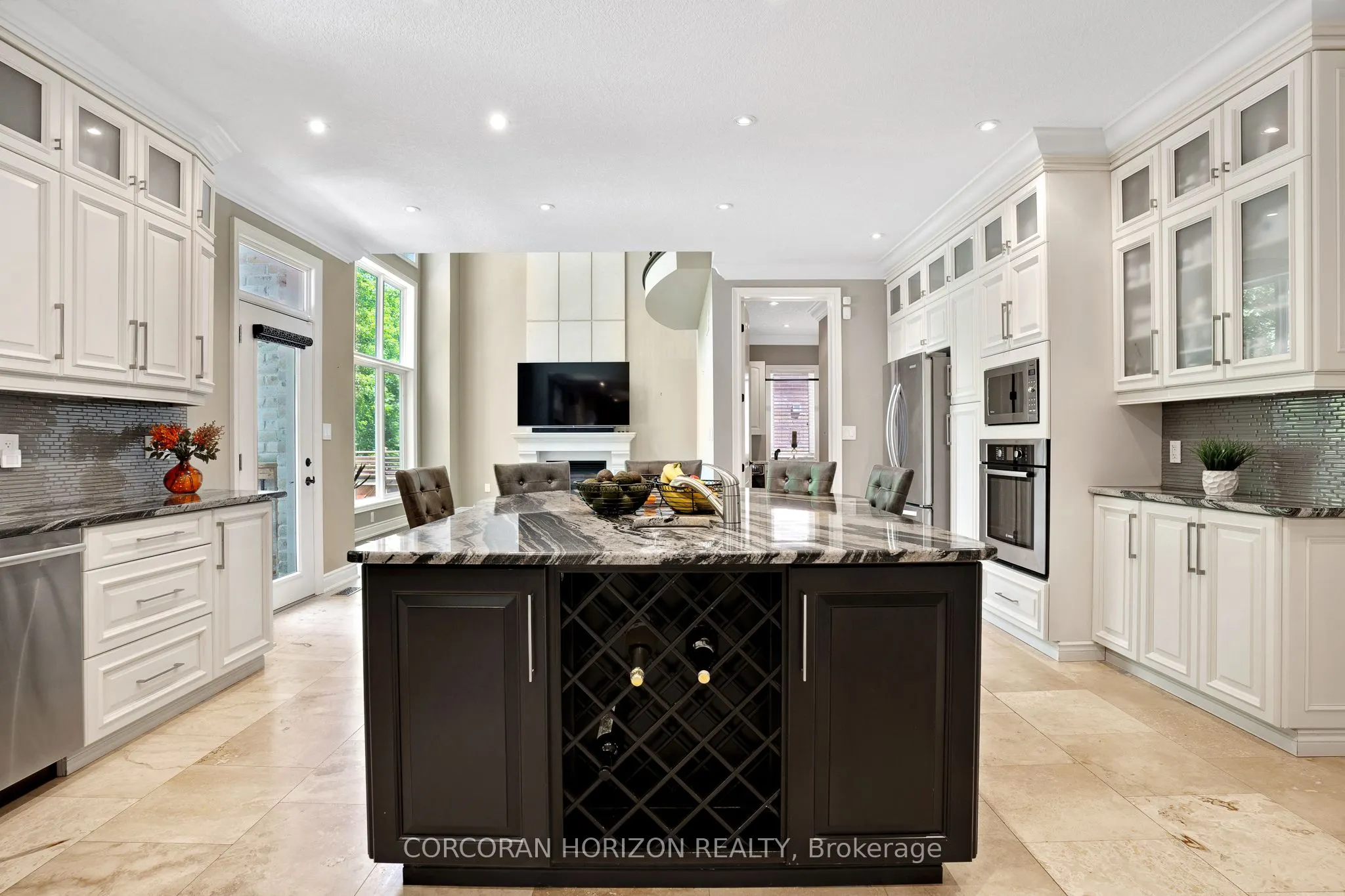 258 Edgewater Crescent, #8