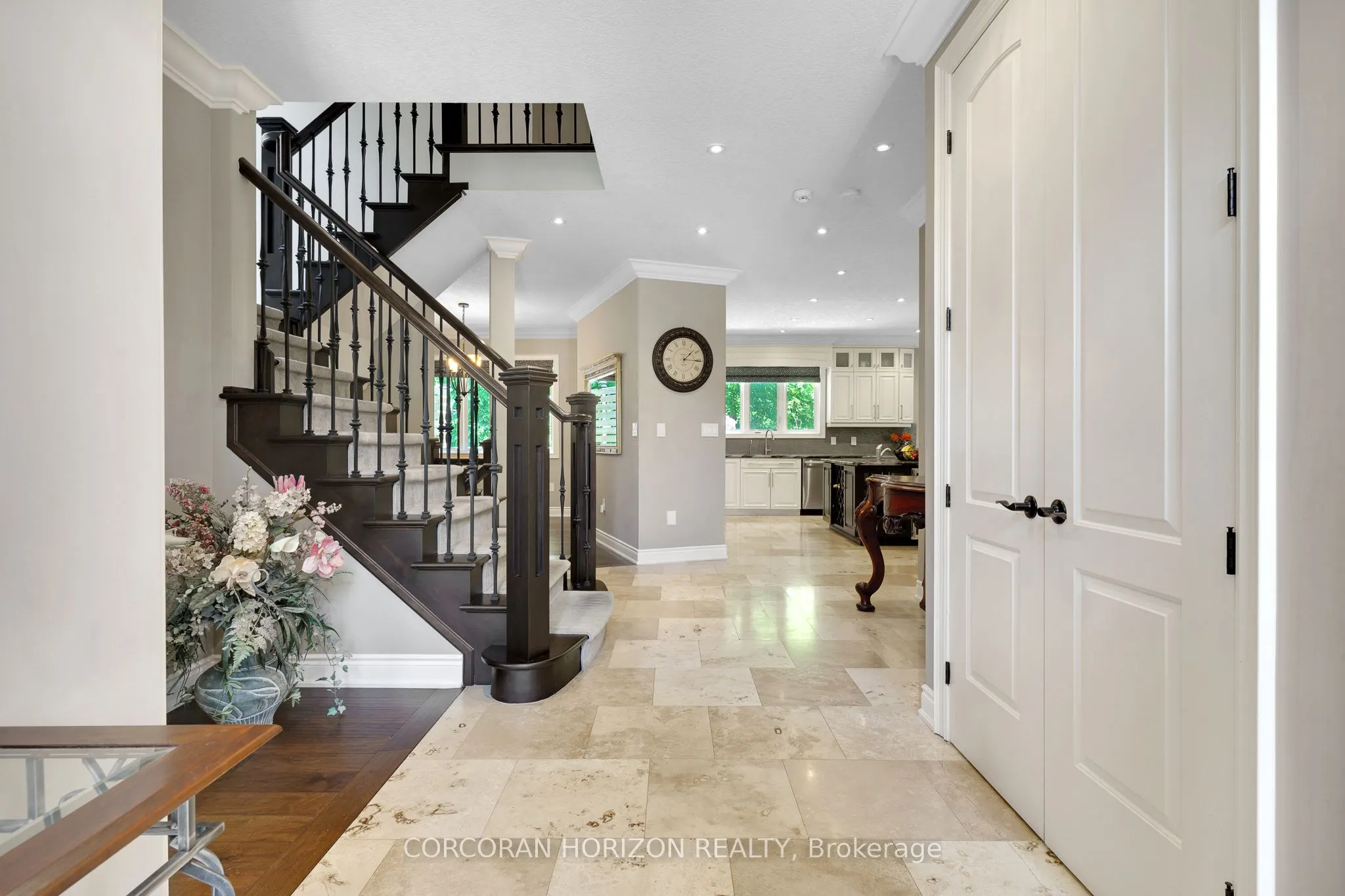 258 Edgewater Crescent, #8