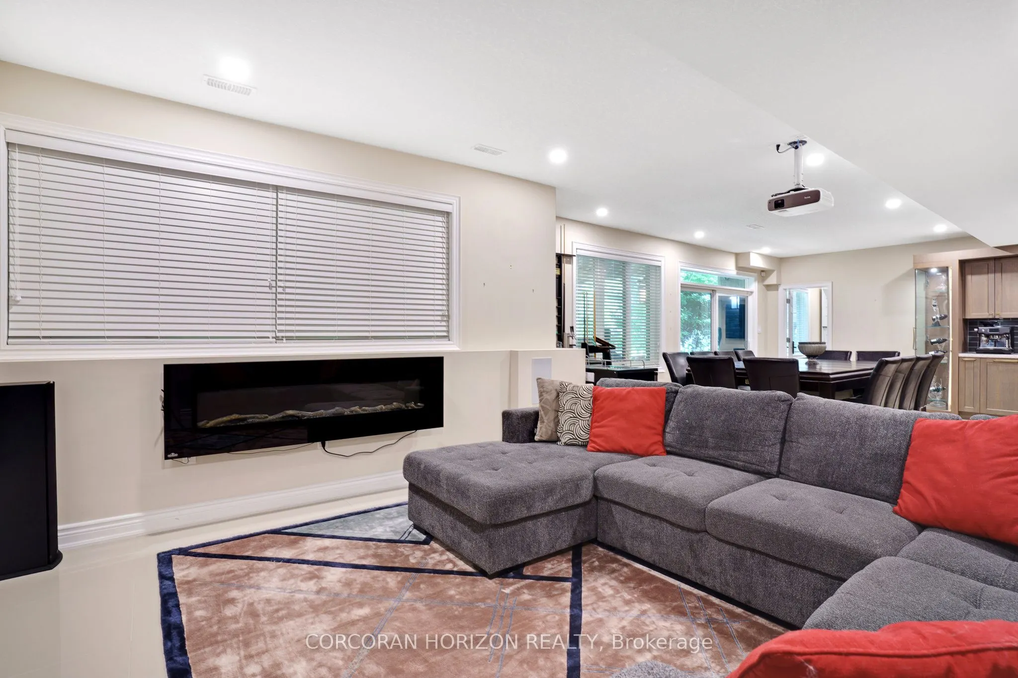 258 Edgewater Crescent, #8