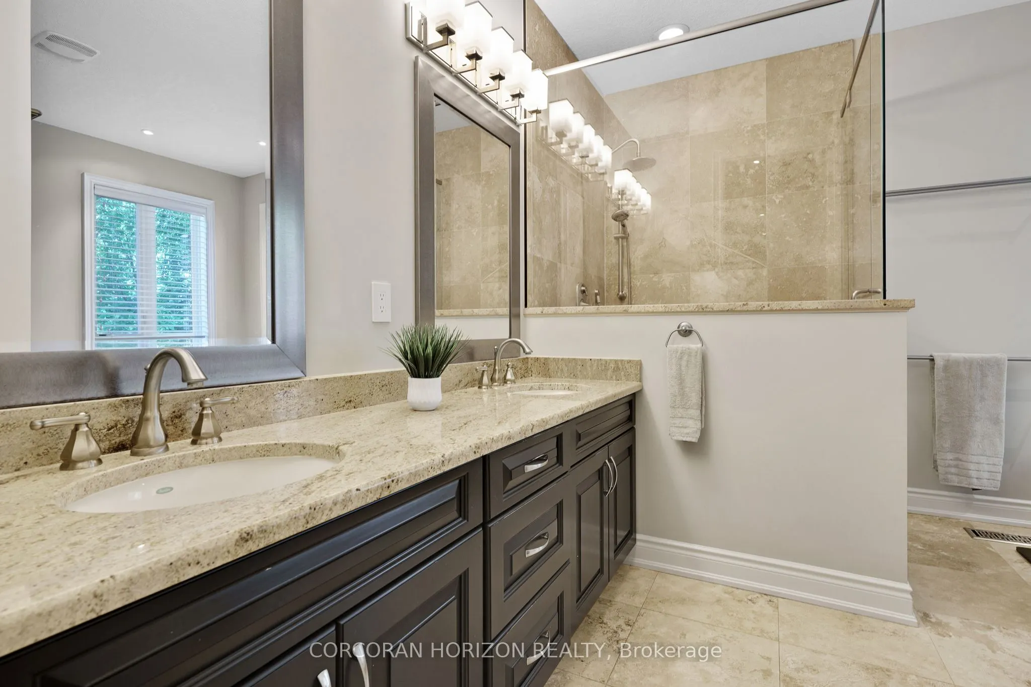 258 Edgewater Crescent, #8