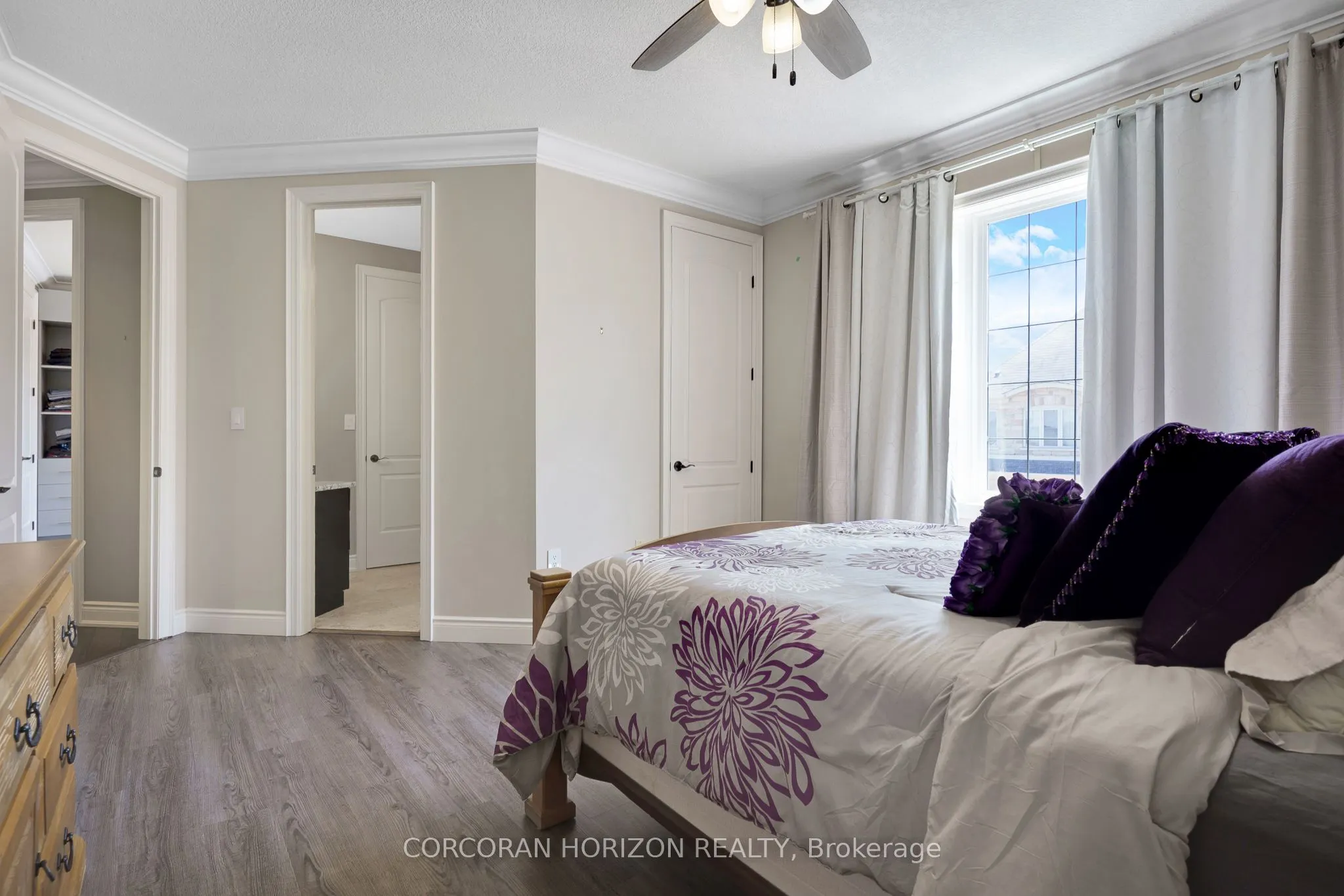 258 Edgewater Crescent, #8