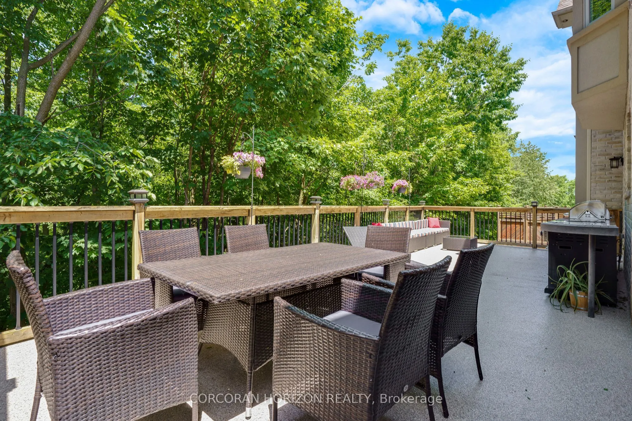 258 Edgewater Crescent, #8